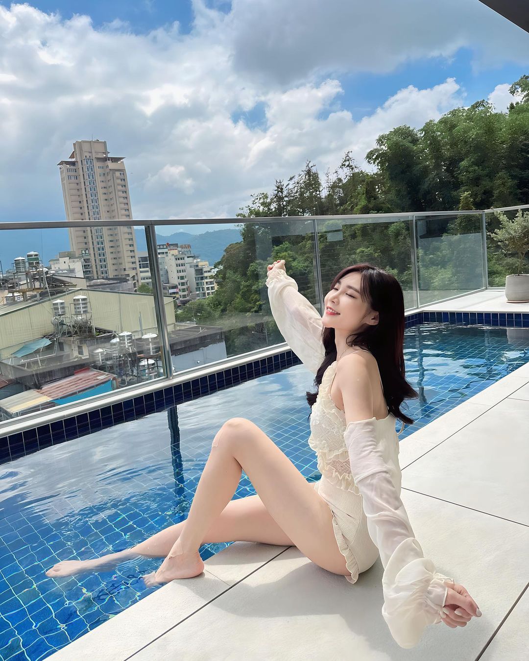 爆乳美腿「張小筑Ya Chu」穿上比基尼身材曲線超優質-第1章-图片2