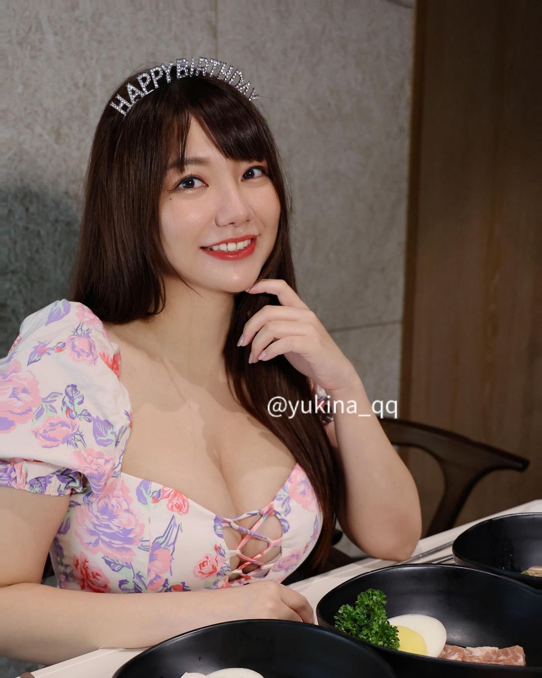 巨乳美女「Yukina優熙」白嫩Q奶形狀太啊嘶 身材猛爆！-第1章-图片1