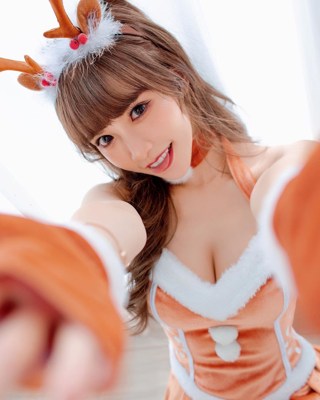 微醺感女神解放「邪惡視角」春光全洩-第1章-图片4