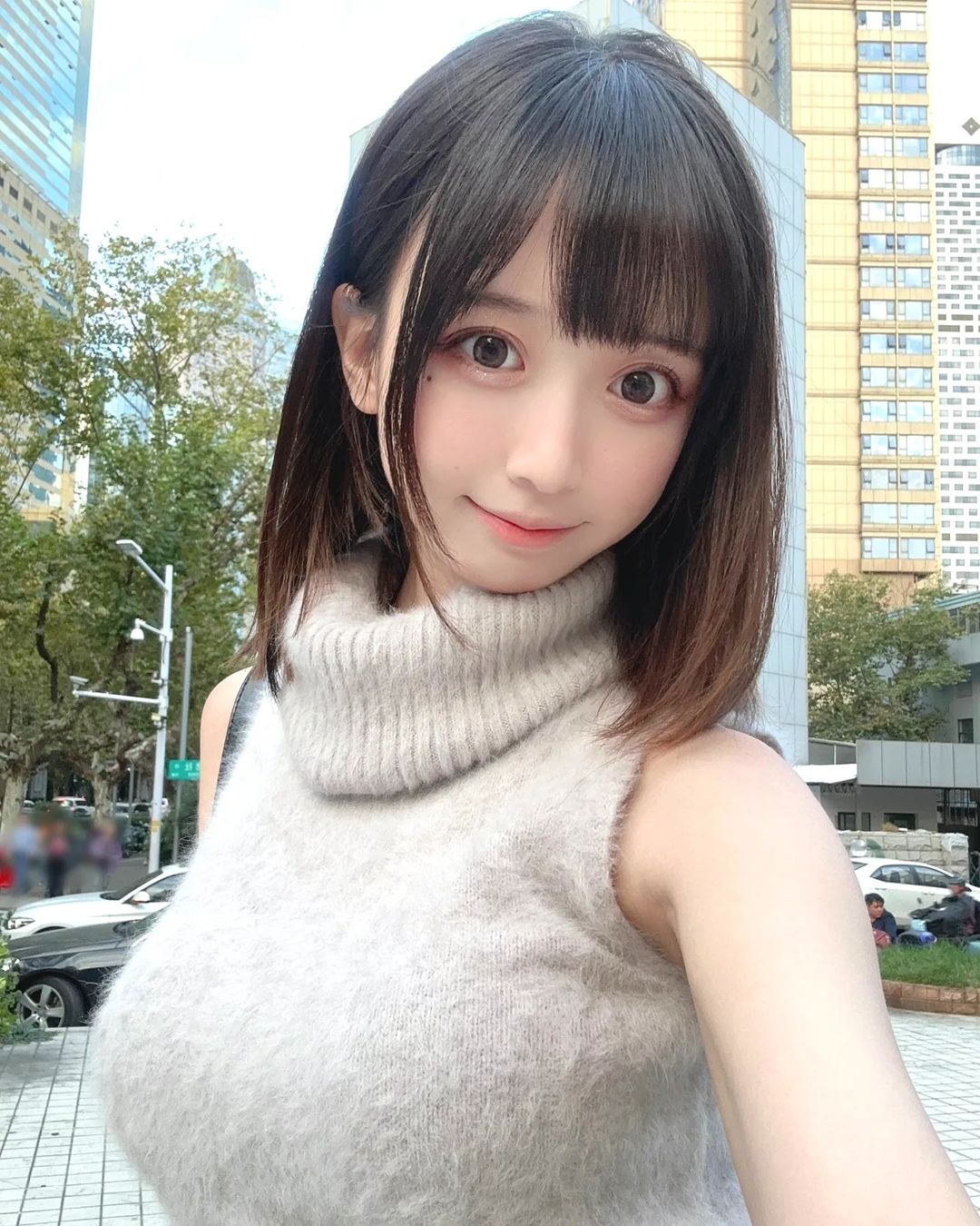Cos's sister
