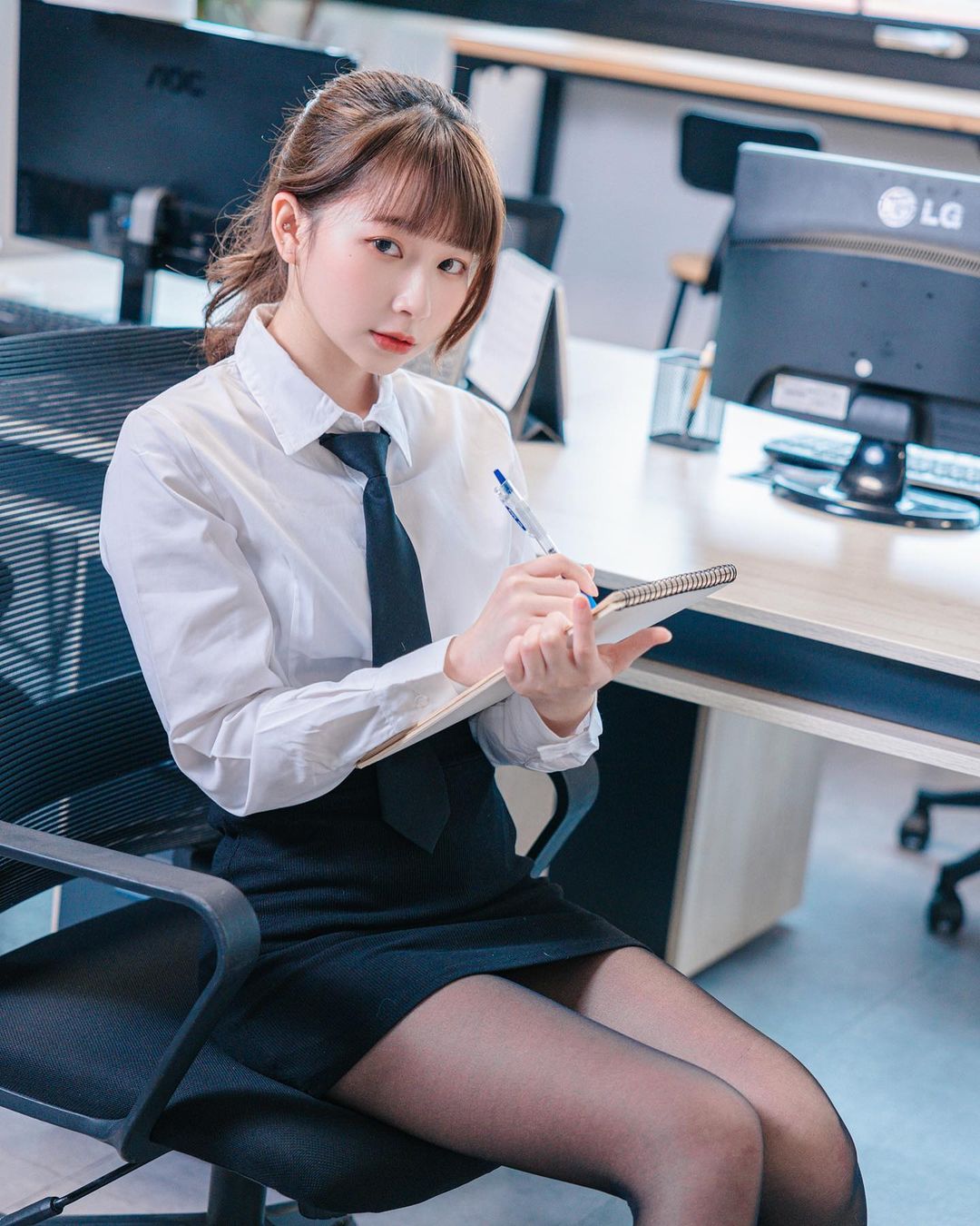 美眉「陳QQ」渾圓奶球邪惡視角看不完-第1章-图片7