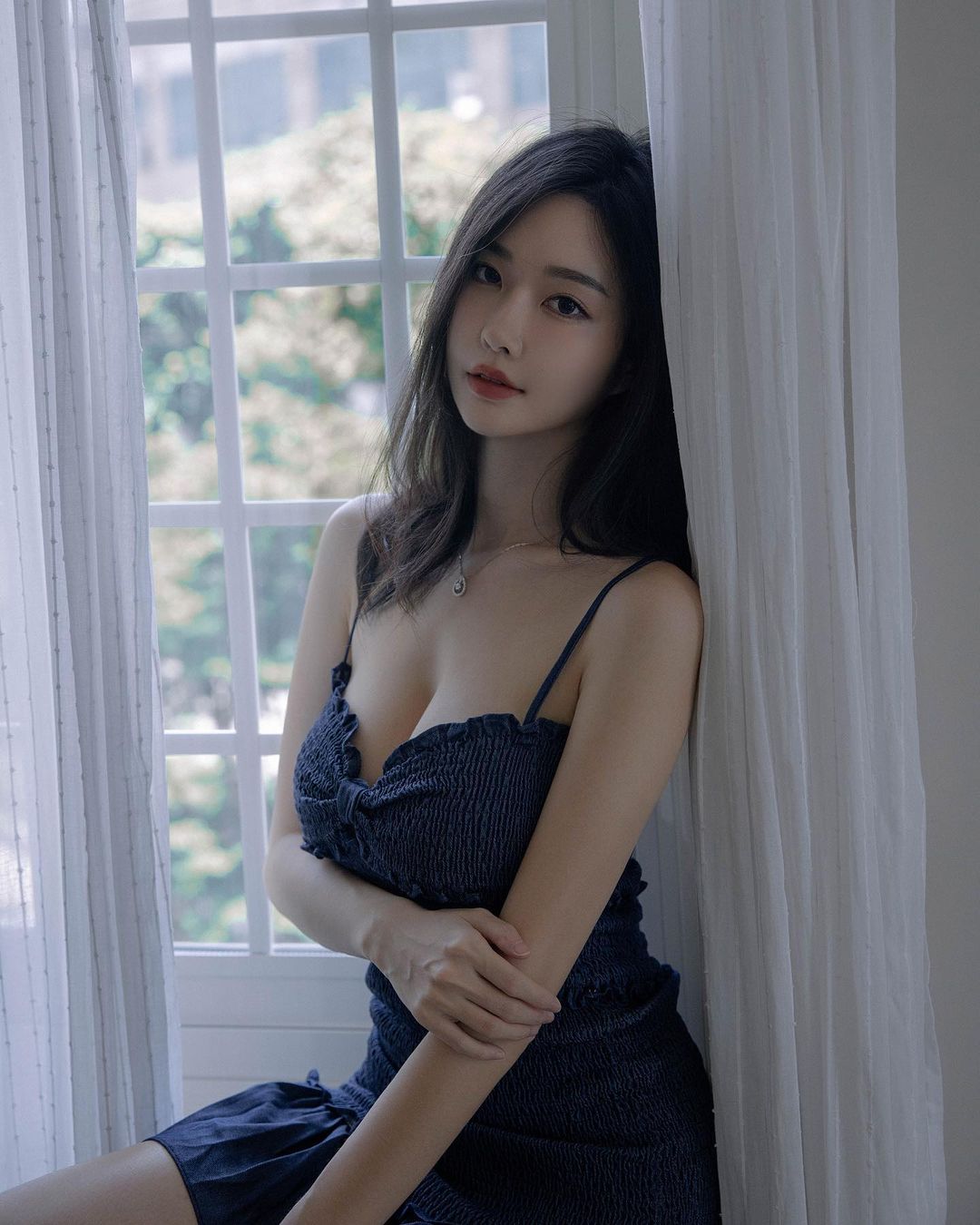 台師大女神「白襯衫不穿好」刺激滑落炸出絕頂線條-第1章-图片6