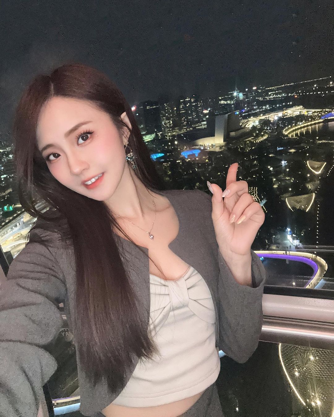 「佳佳兒」深溝照曝光 誘惑的比基尼畫面 網友都暈船-第1章-图片1