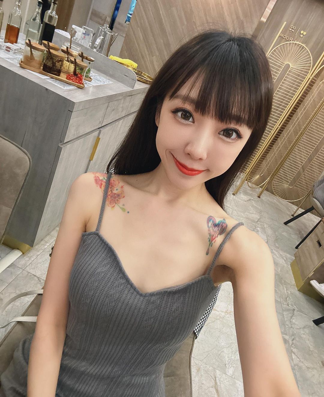 正妹「陳采青」白皙雙峰霸氣外露炸裂螢幕 女友感十足-第1章-图片2