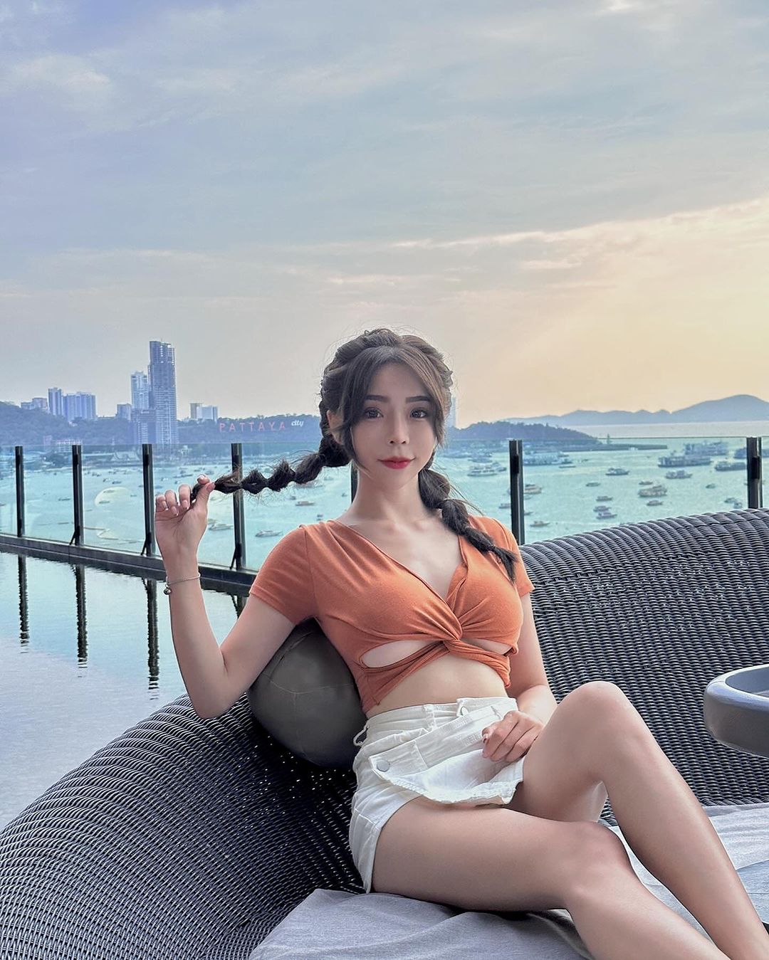 美乳正妹「林衣蘋」滿滿深溝擄獲網友芳心 快受不了-第1章-图片4