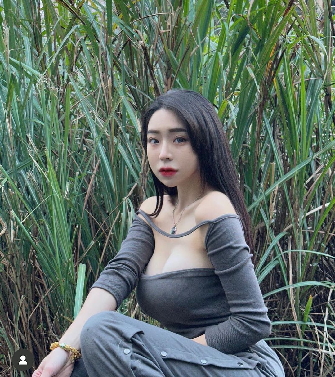 美乳正妹「林衣蘋」滿滿深溝擄獲網友芳心 快受不了-第1章-图片5