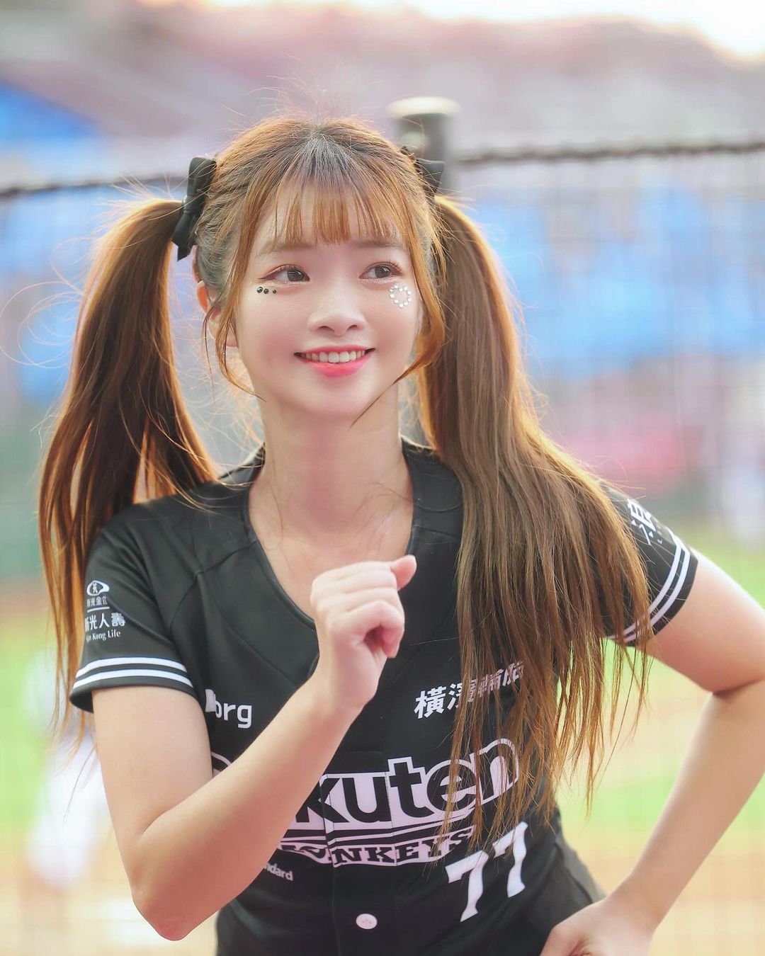 啦啦隊正妹「曲羿」甜美氣質外型瞬間融化眾人-第1章-图片3