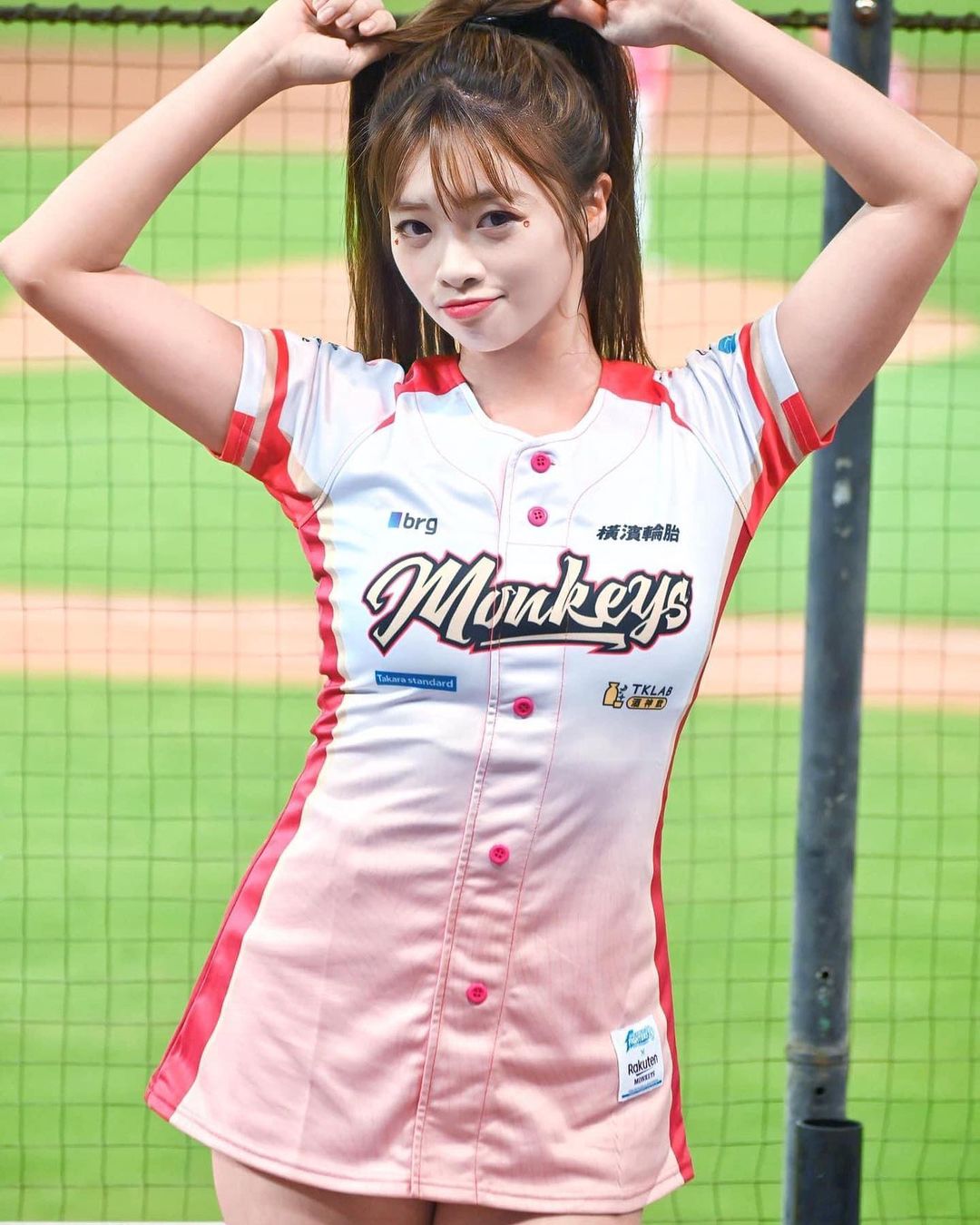 啦啦隊正妹「曲羿」甜美氣質外型瞬間融化眾人-第1章-图片4