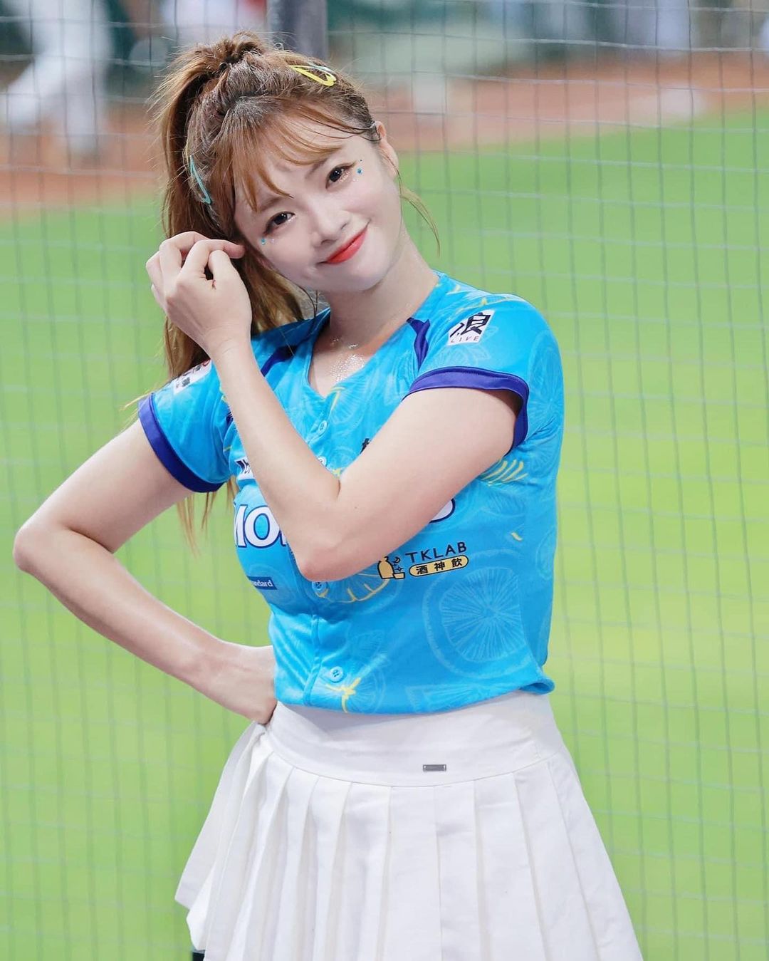 啦啦隊正妹「曲羿」甜美氣質外型瞬間融化眾人-第1章-图片8