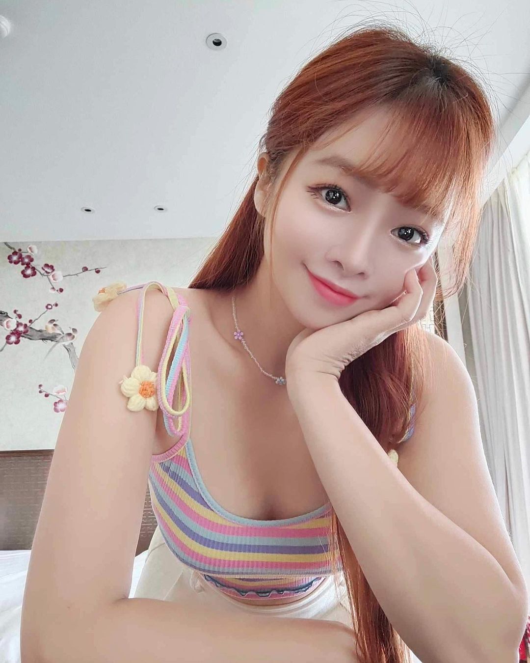 啦啦隊正妹「曲羿」甜美氣質外型瞬間融化眾人-第1章-图片10