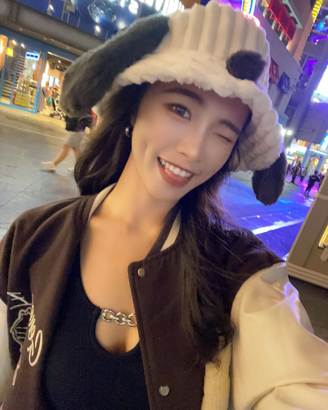 氣質網美「辰羚Brinny」可愛容顏搭配誘人曲線整個魅力滿點-第1章-图片1