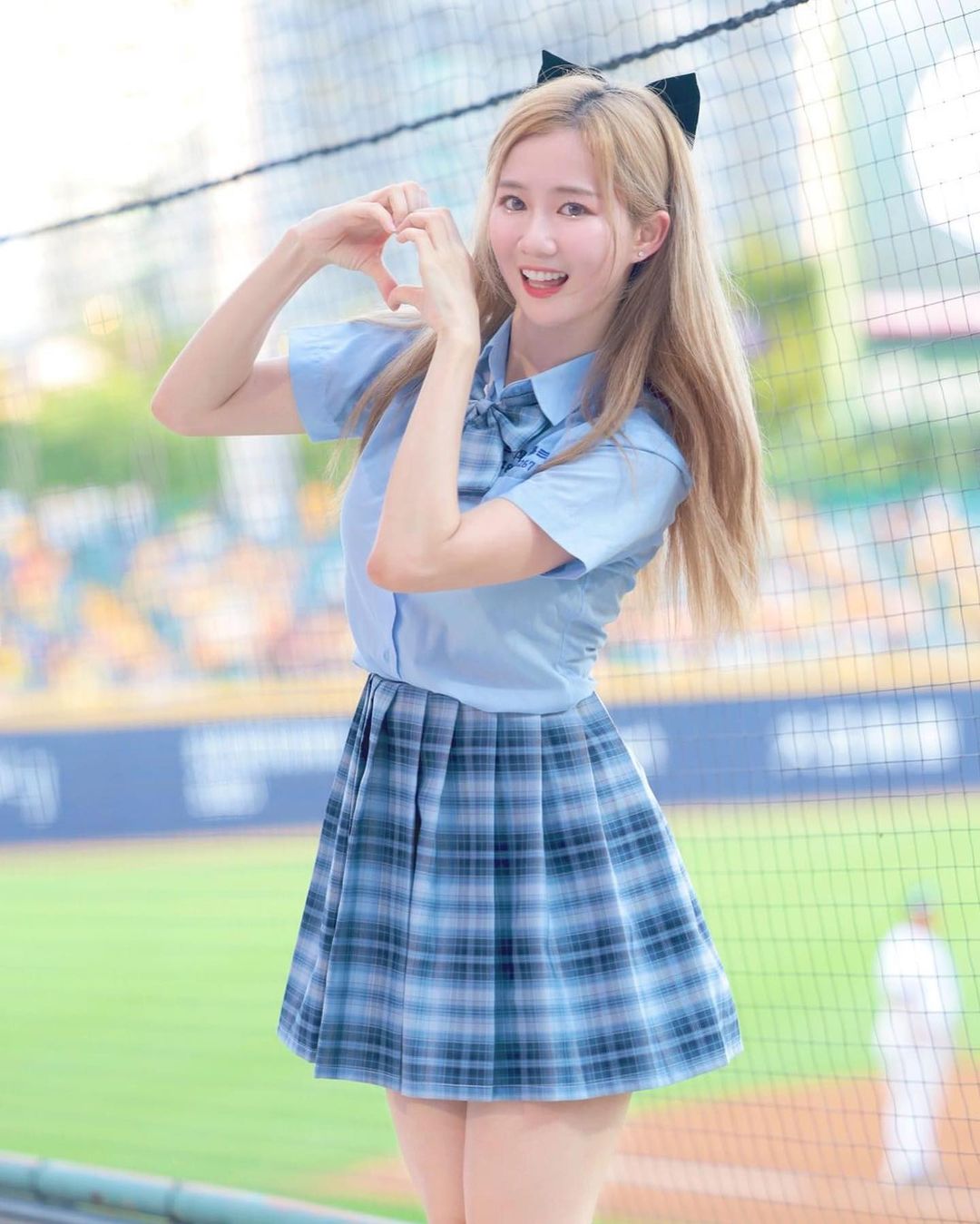 電眼甜心「秀秀子Emily」氣質充滿魔幻勾引 深深沈迷-第1章-图片5