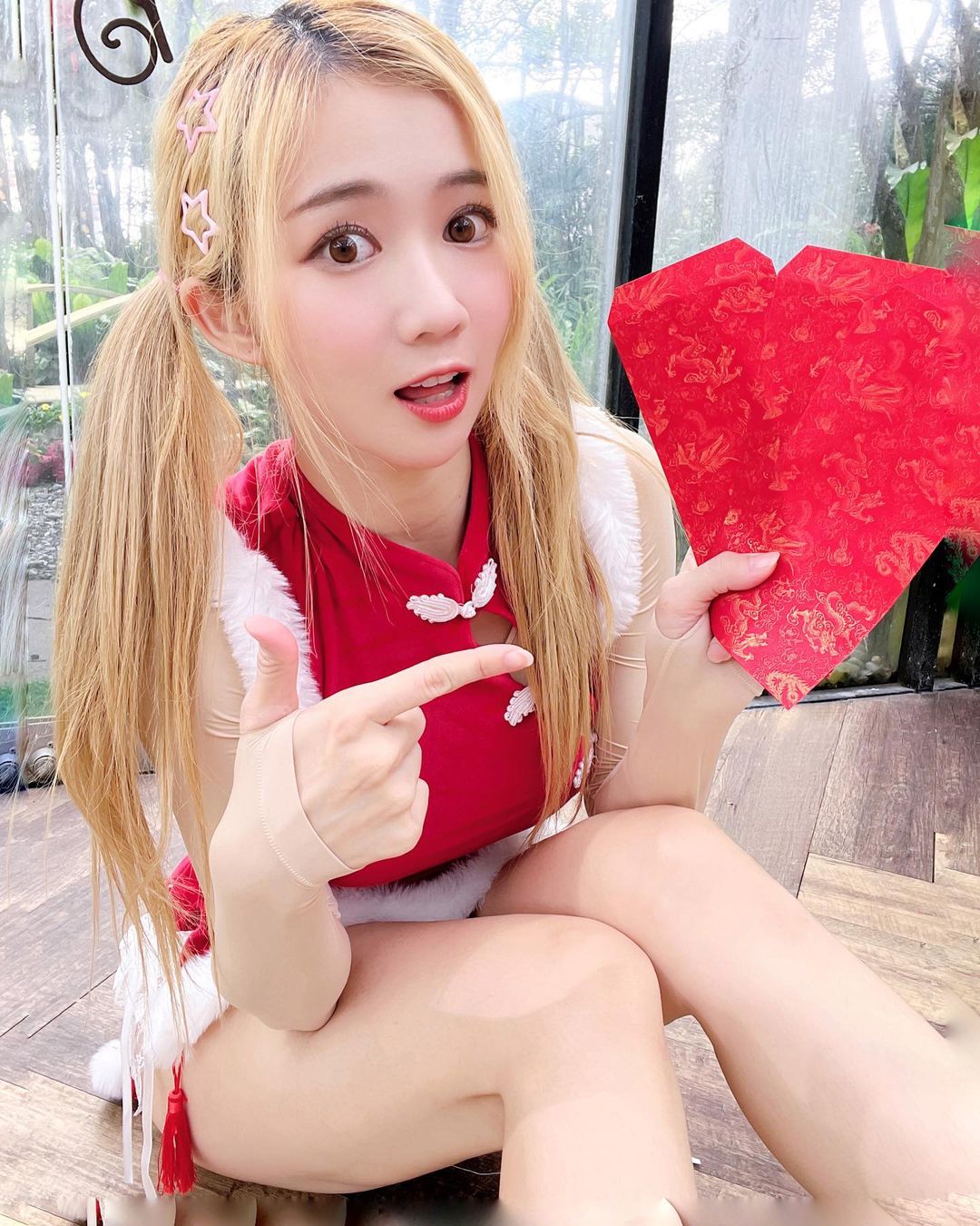 電眼甜心「秀秀子Emily」氣質充滿魔幻勾引 深深沈迷-第1章-图片9