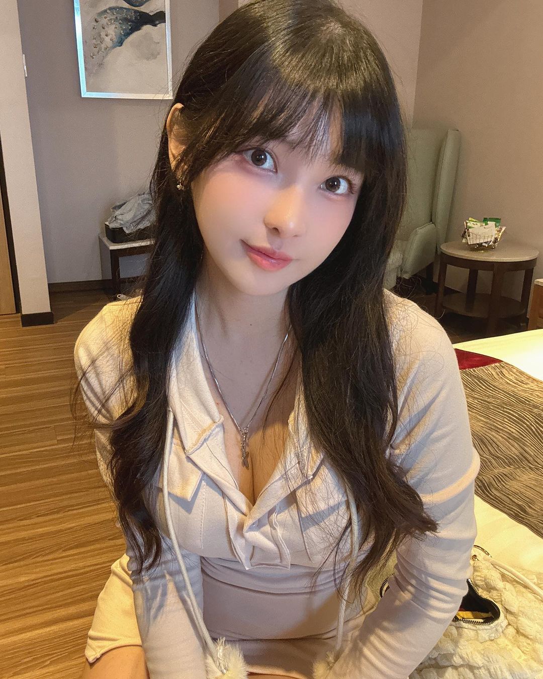 電眼美女「依梨」藏不住火辣胴體 成為眾人的目光-第1章-图片4