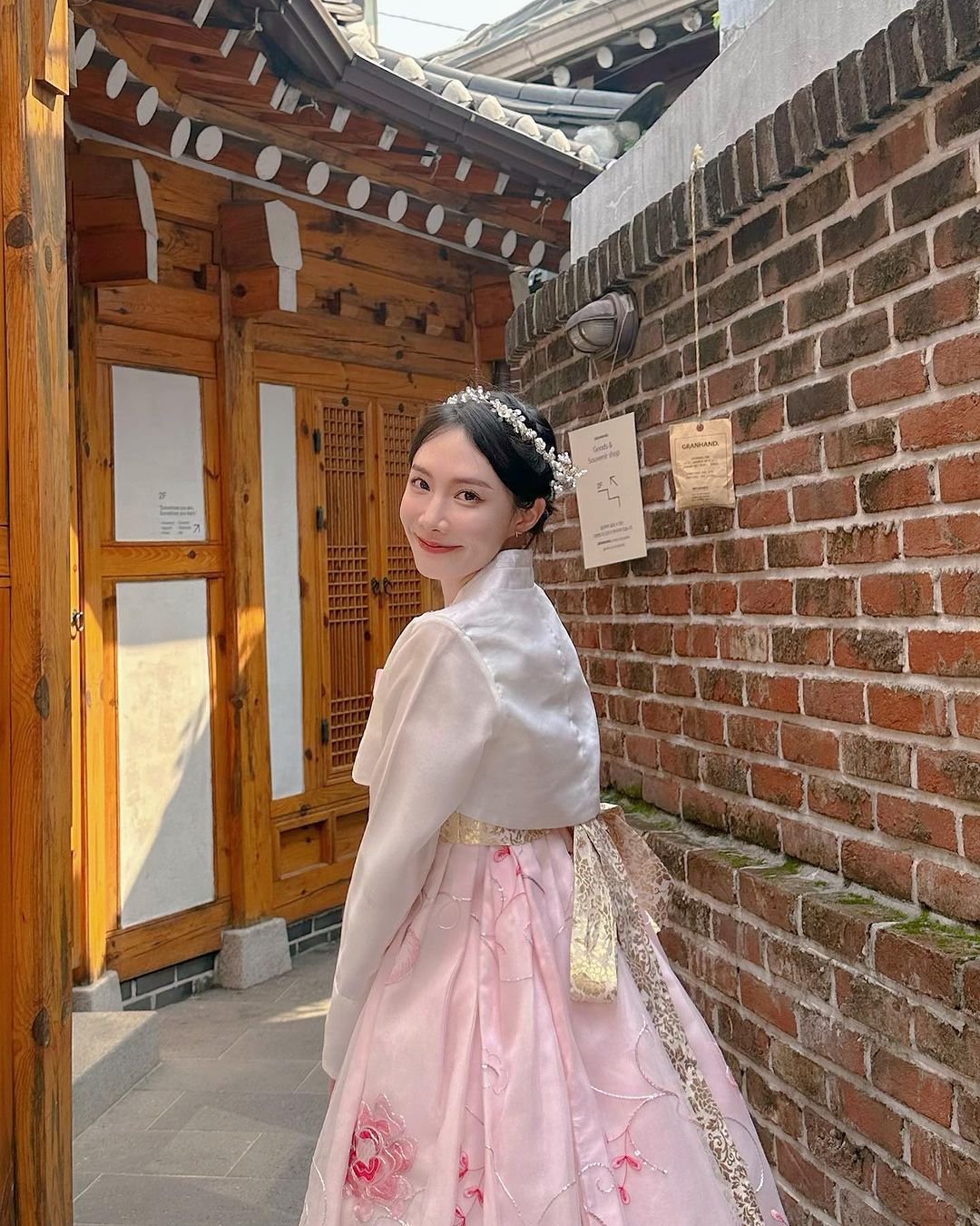 療癒系正妹「鄔又曦」醉人甜笑還有修長美腿 誘惑滿分-第1章-图片8