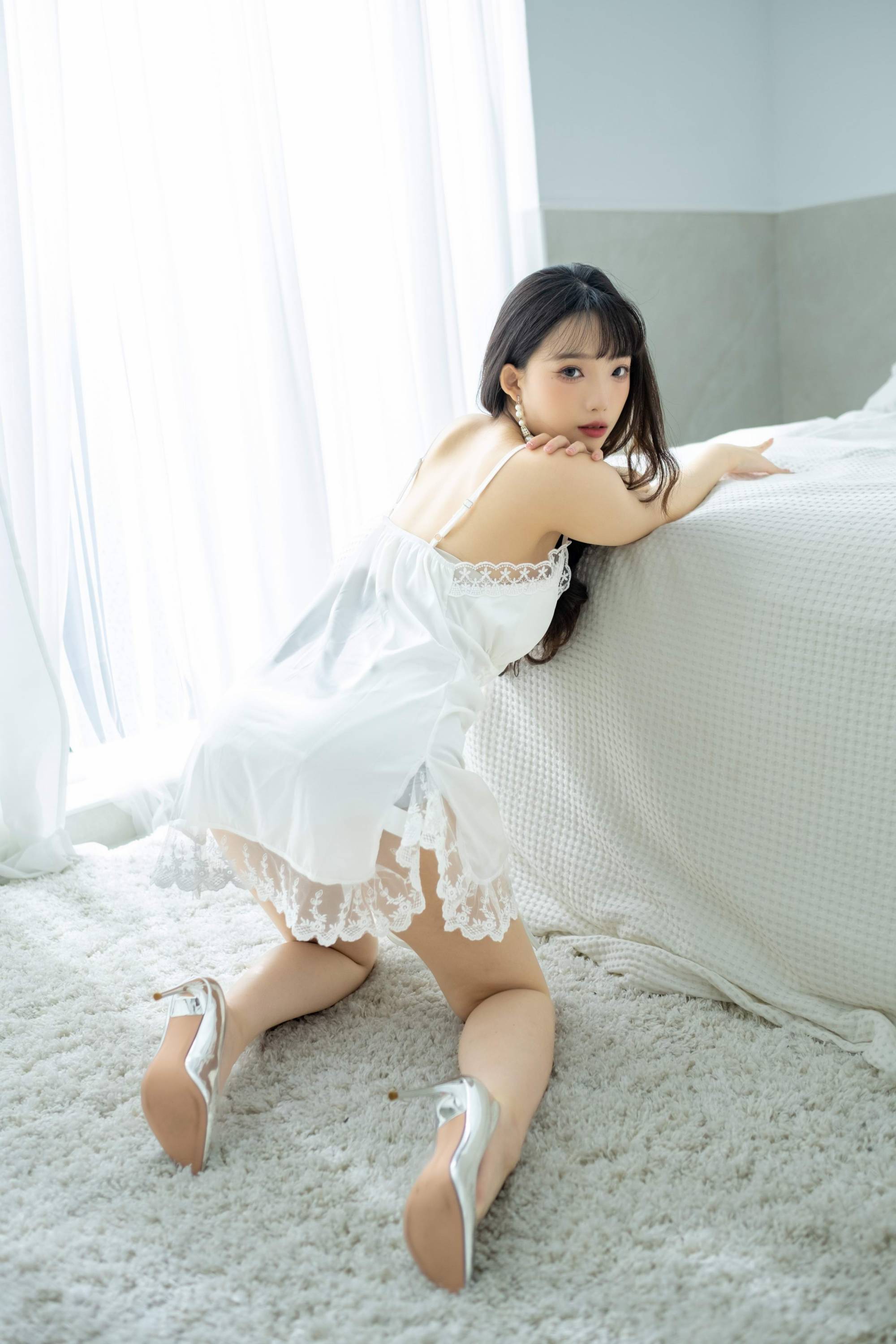 【美腿番外篇系列】長腿美模 佞佞 白色睡衣 高跟美腿【107P】-第1章-图片4