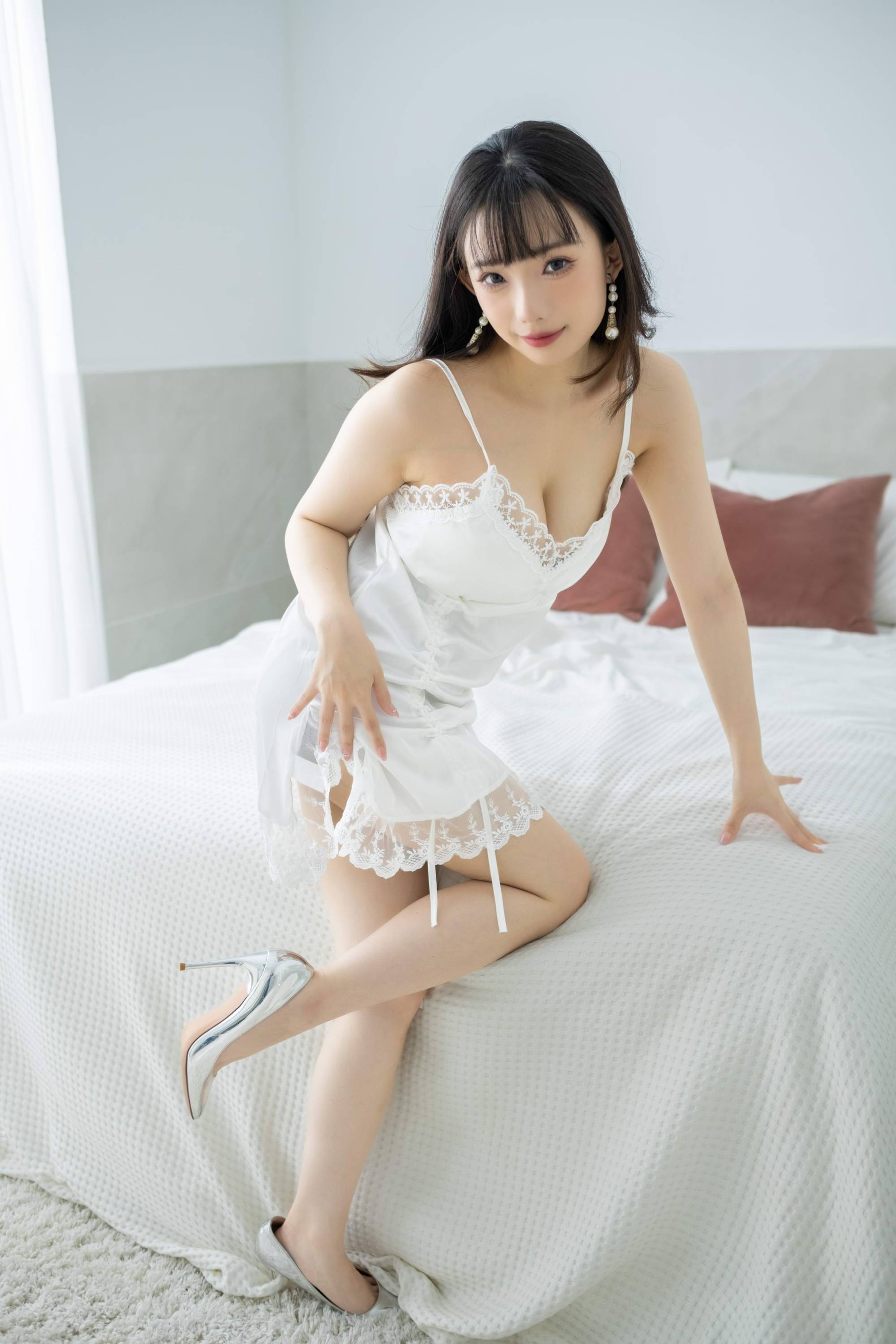 【美腿番外篇系列】長腿美模 佞佞 白色睡衣 高跟美腿【107P】-第1章-图片24