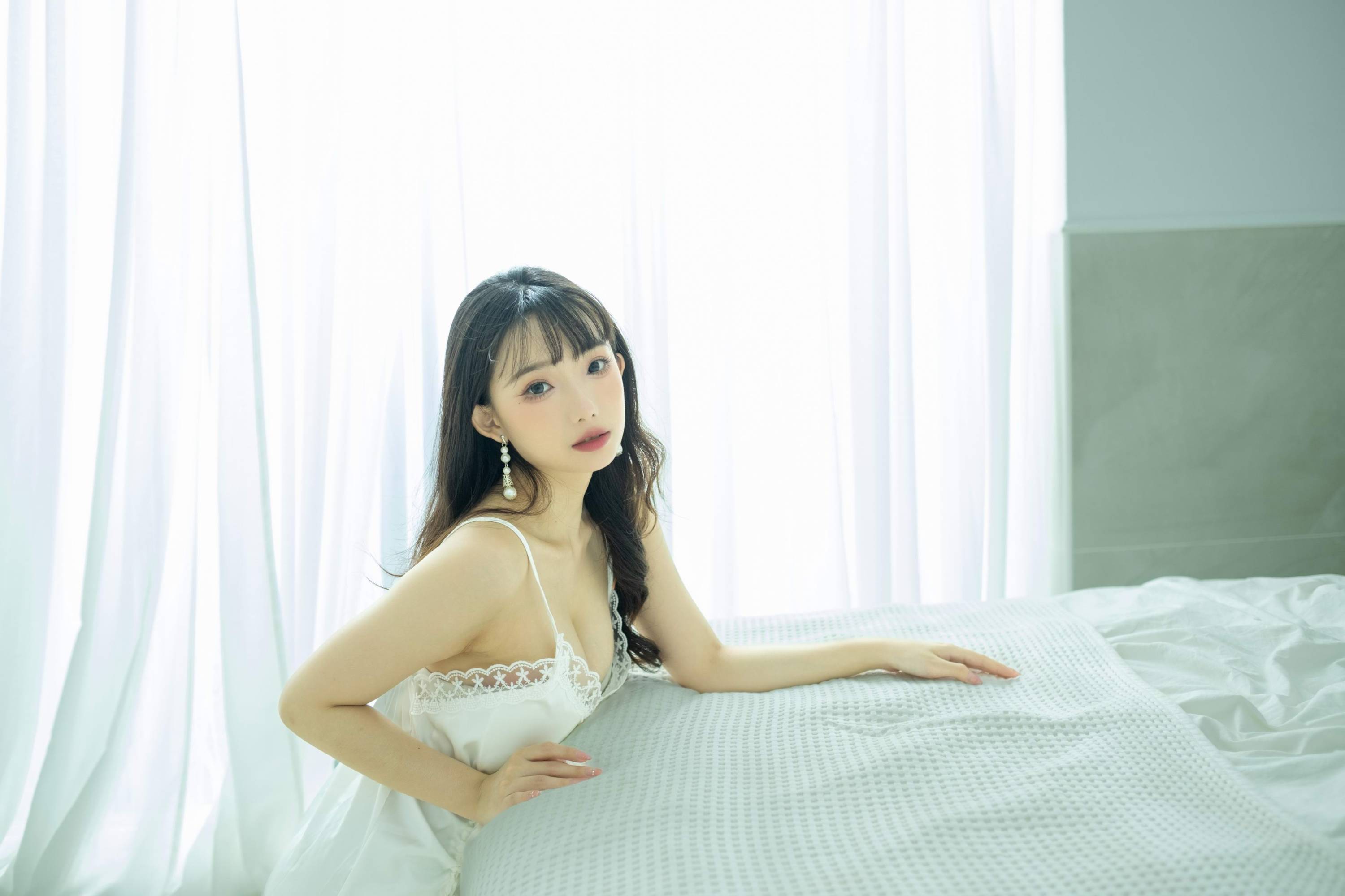 【美腿番外篇系列】長腿美模 佞佞 白色睡衣 高跟美腿【107P】-第1章-图片33