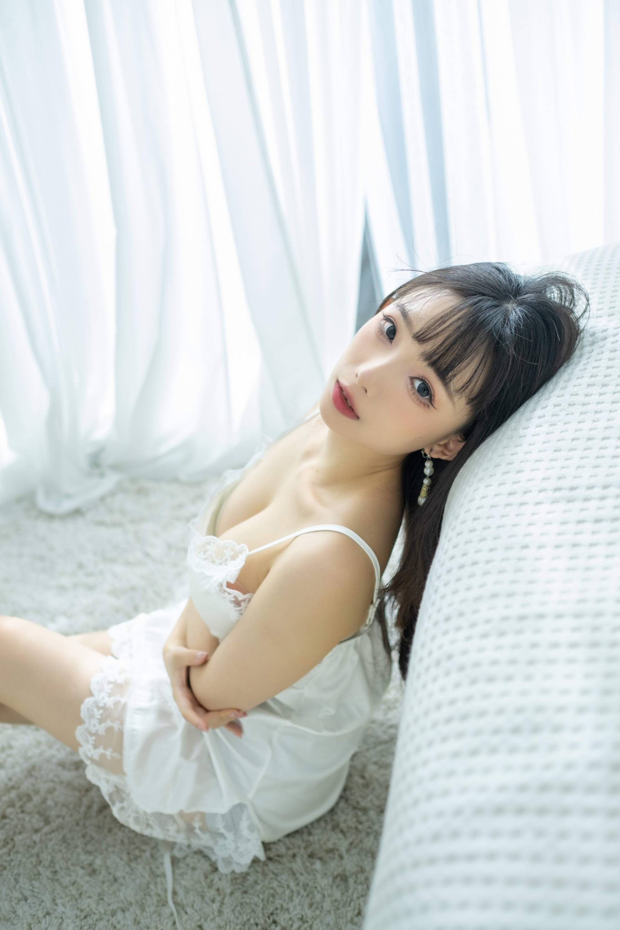 【美腿番外篇系列】長腿美模 佞佞 白色睡衣 高跟美腿【107P】-第1章-图片42