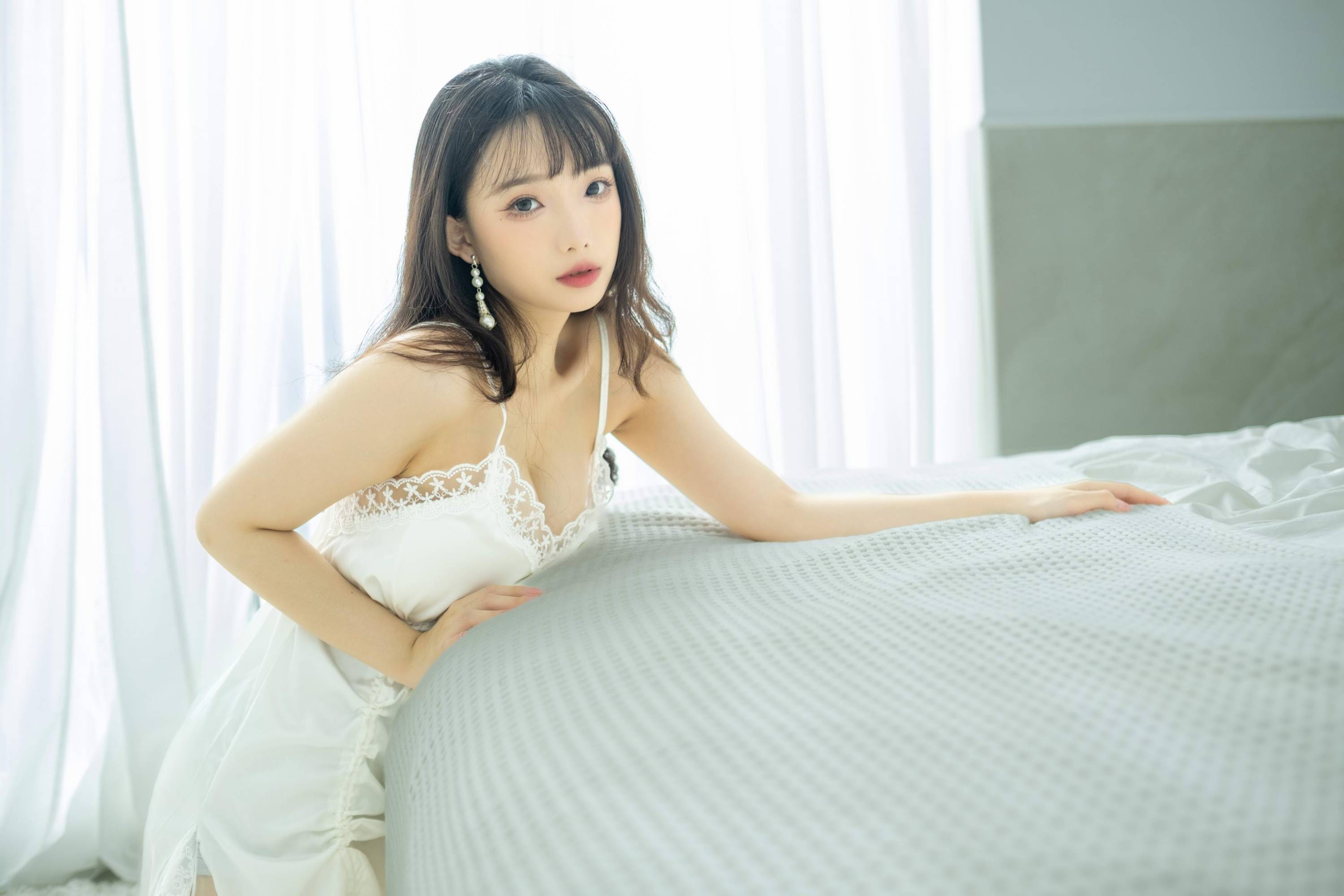 【美腿番外篇系列】長腿美模 佞佞 白色睡衣 高跟美腿【107P】-第1章-图片44