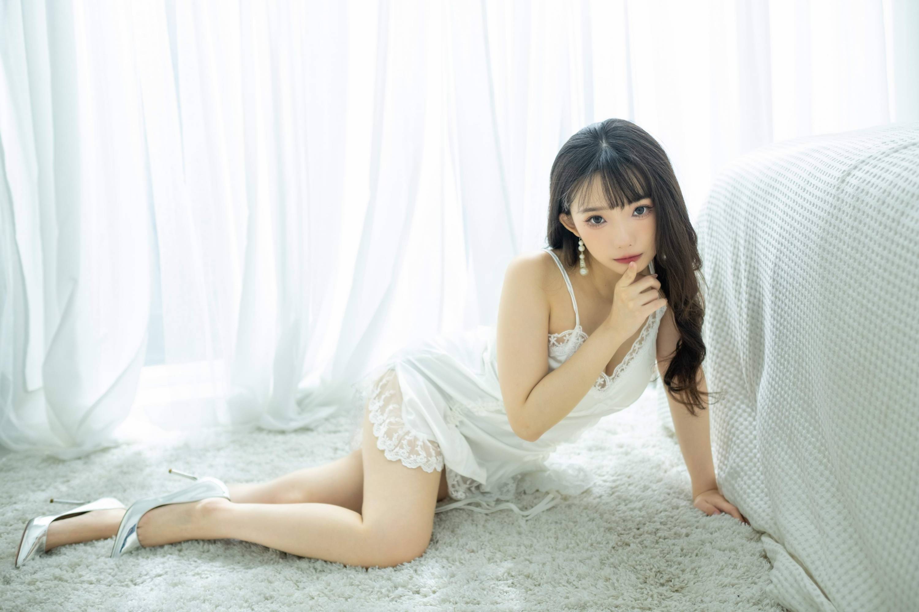 【美腿番外篇系列】長腿美模 佞佞 白色睡衣 高跟美腿【107P】-第1章-图片56