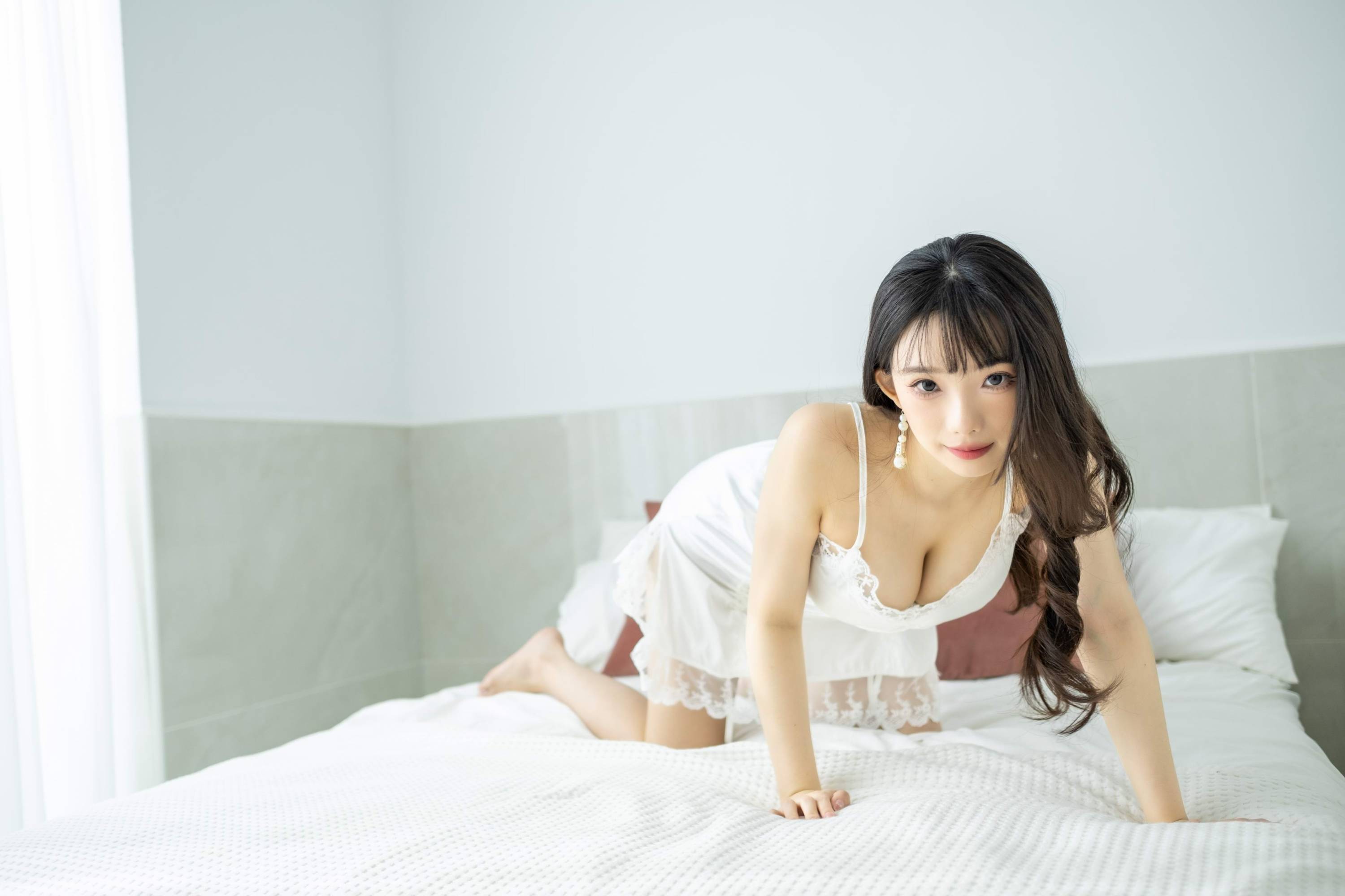 【美腿番外篇系列】長腿美模 佞佞 白色睡衣 高跟美腿【107P】-第1章-图片75