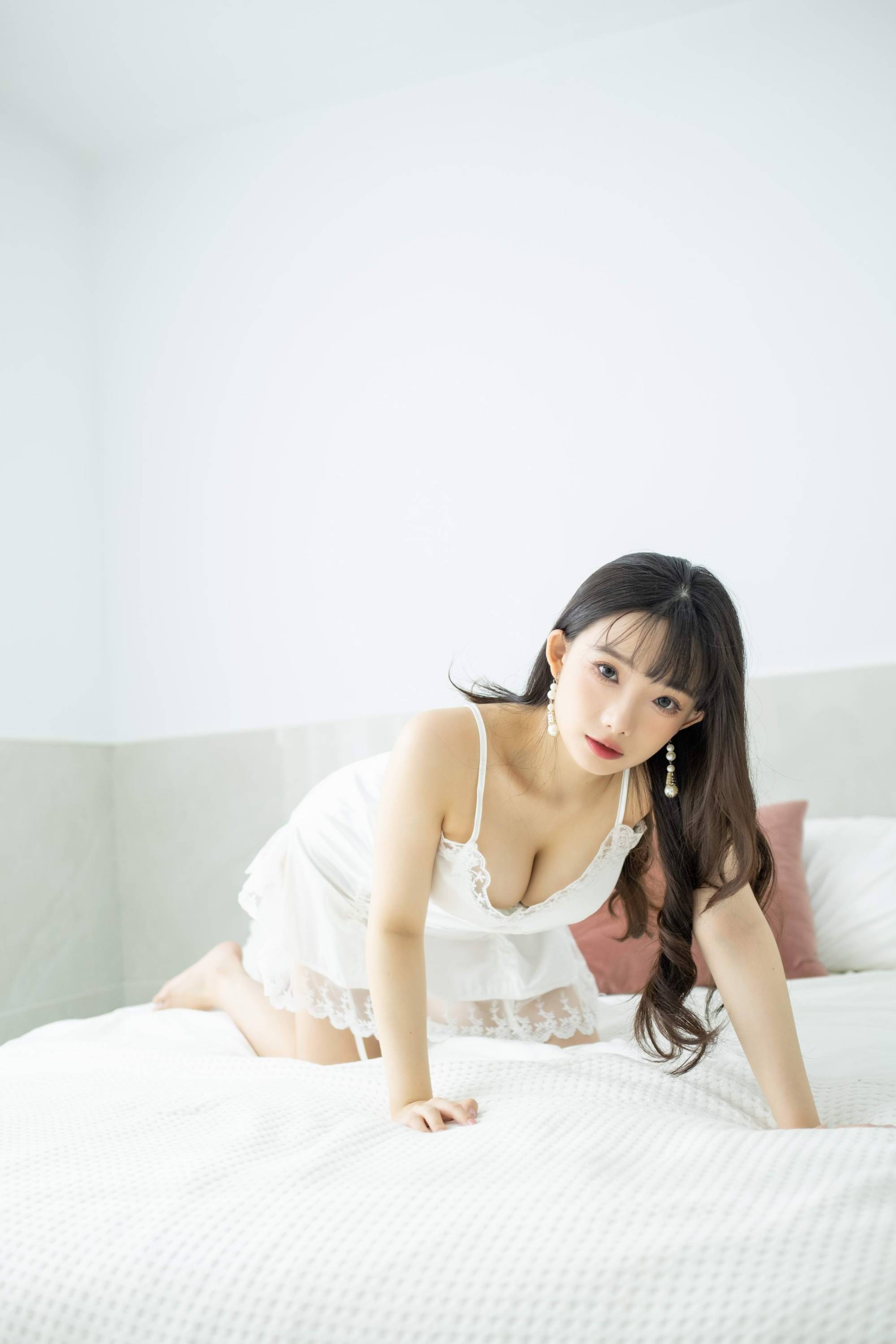【美腿番外篇系列】長腿美模 佞佞 白色睡衣 高跟美腿【107P】-第1章-图片79