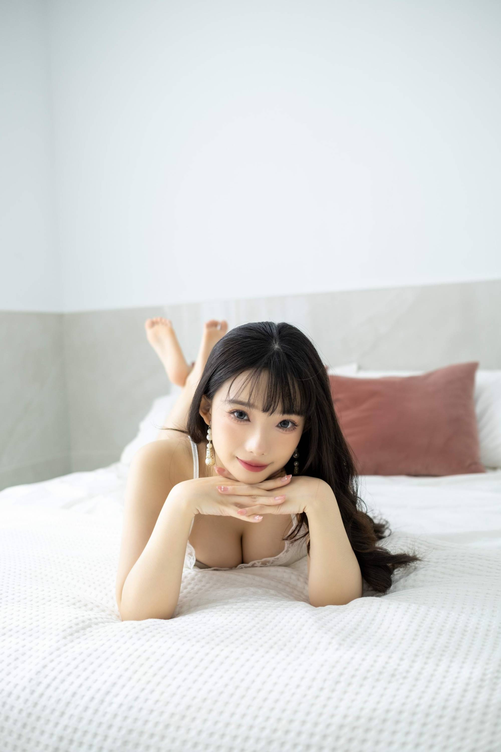 【美腿番外篇系列】長腿美模 佞佞 白色睡衣 高跟美腿【107P】-第1章-图片84