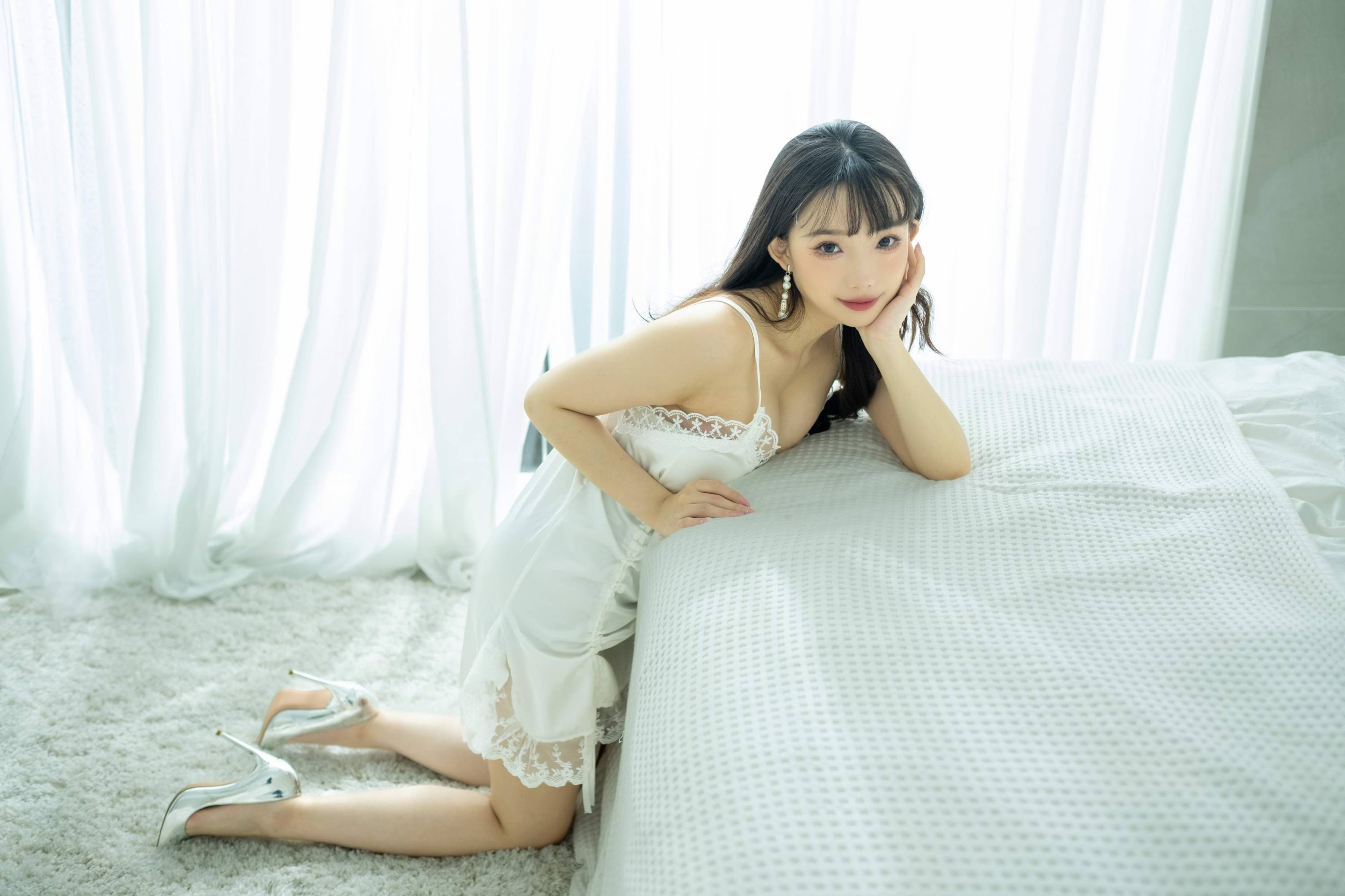 【美腿番外篇系列】長腿美模 佞佞 白色睡衣 高跟美腿【107P】-第1章-图片107