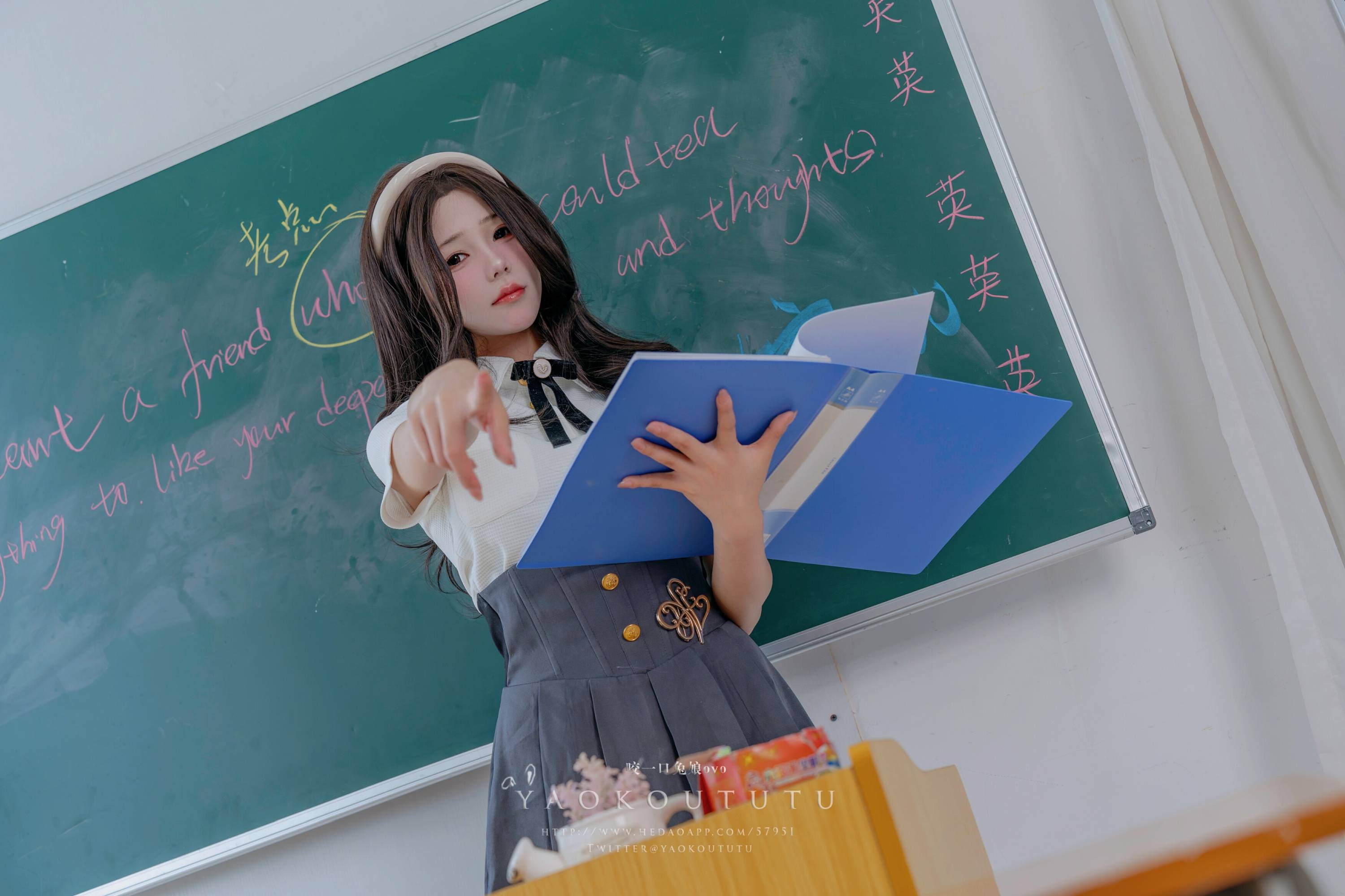 【網路收集系列】福利姬 咬一口兔娘《實習老師的歡迎儀式》VIP福利帖【85P】-第1章-图片7