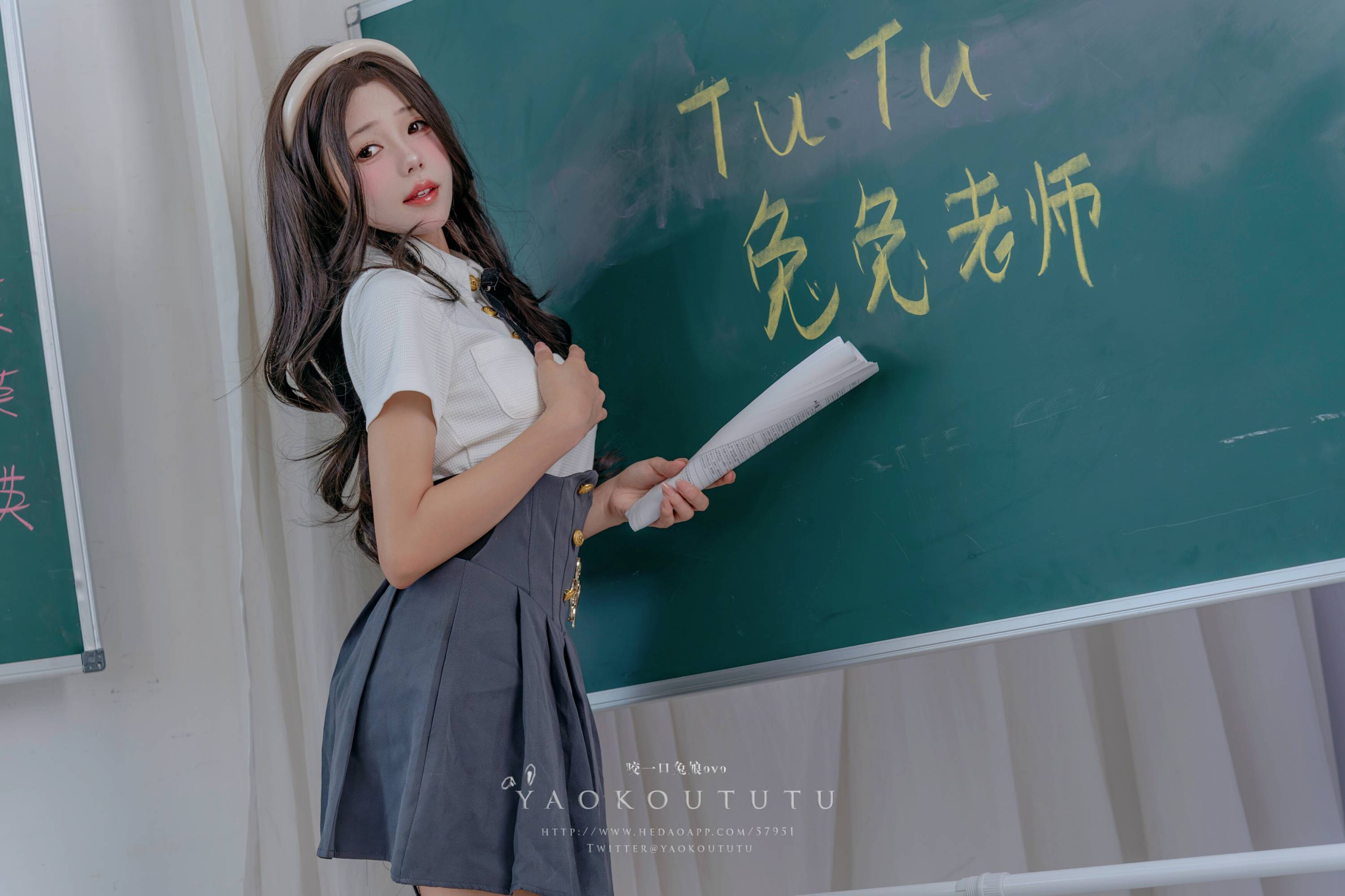 【網路收集系列】福利姬 咬一口兔娘《實習老師的歡迎儀式》VIP福利帖【85P】-第1章-图片13