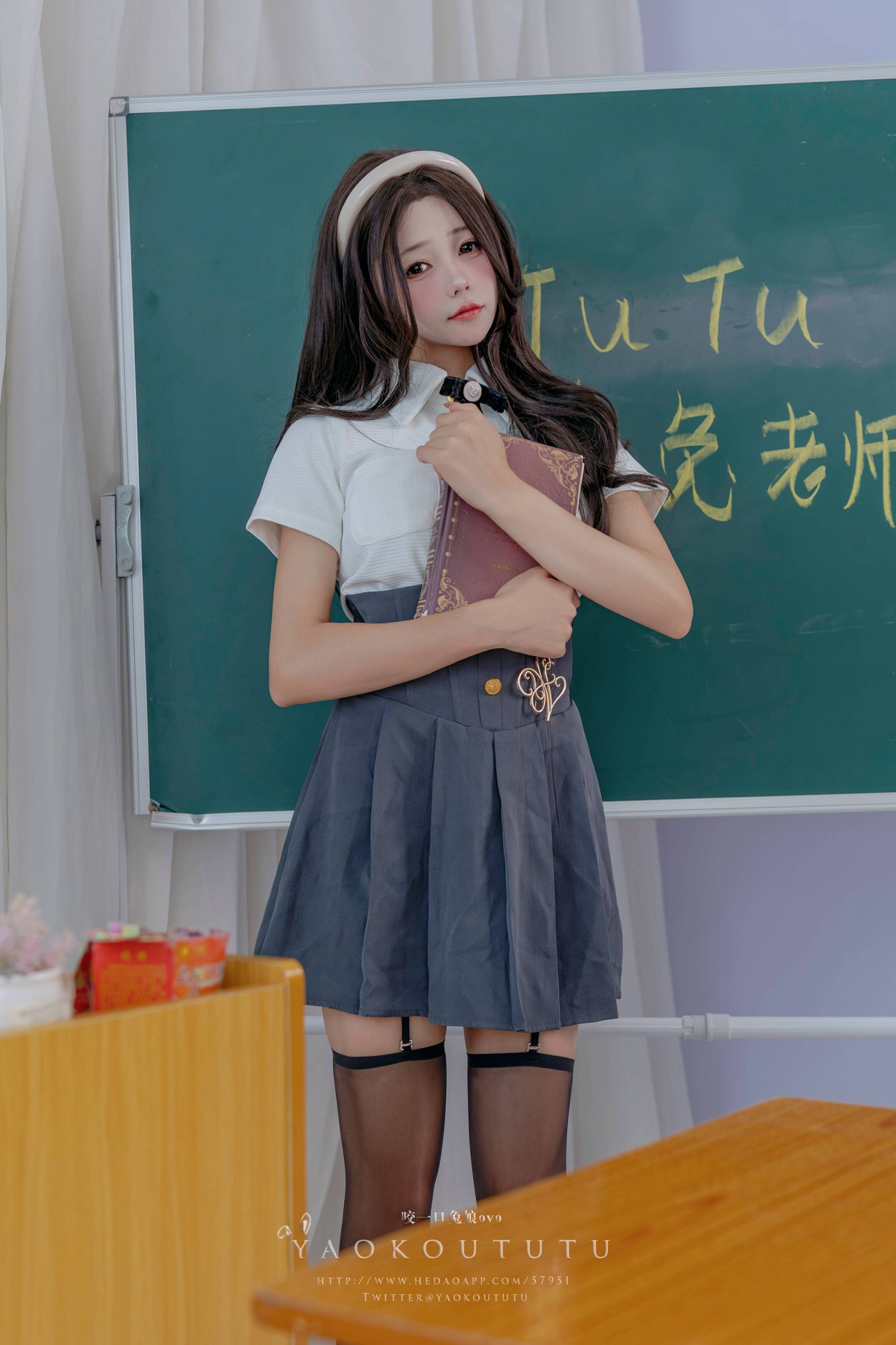 【網路收集系列】福利姬 咬一口兔娘《實習老師的歡迎儀式》VIP福利帖【85P】-第1章-图片21
