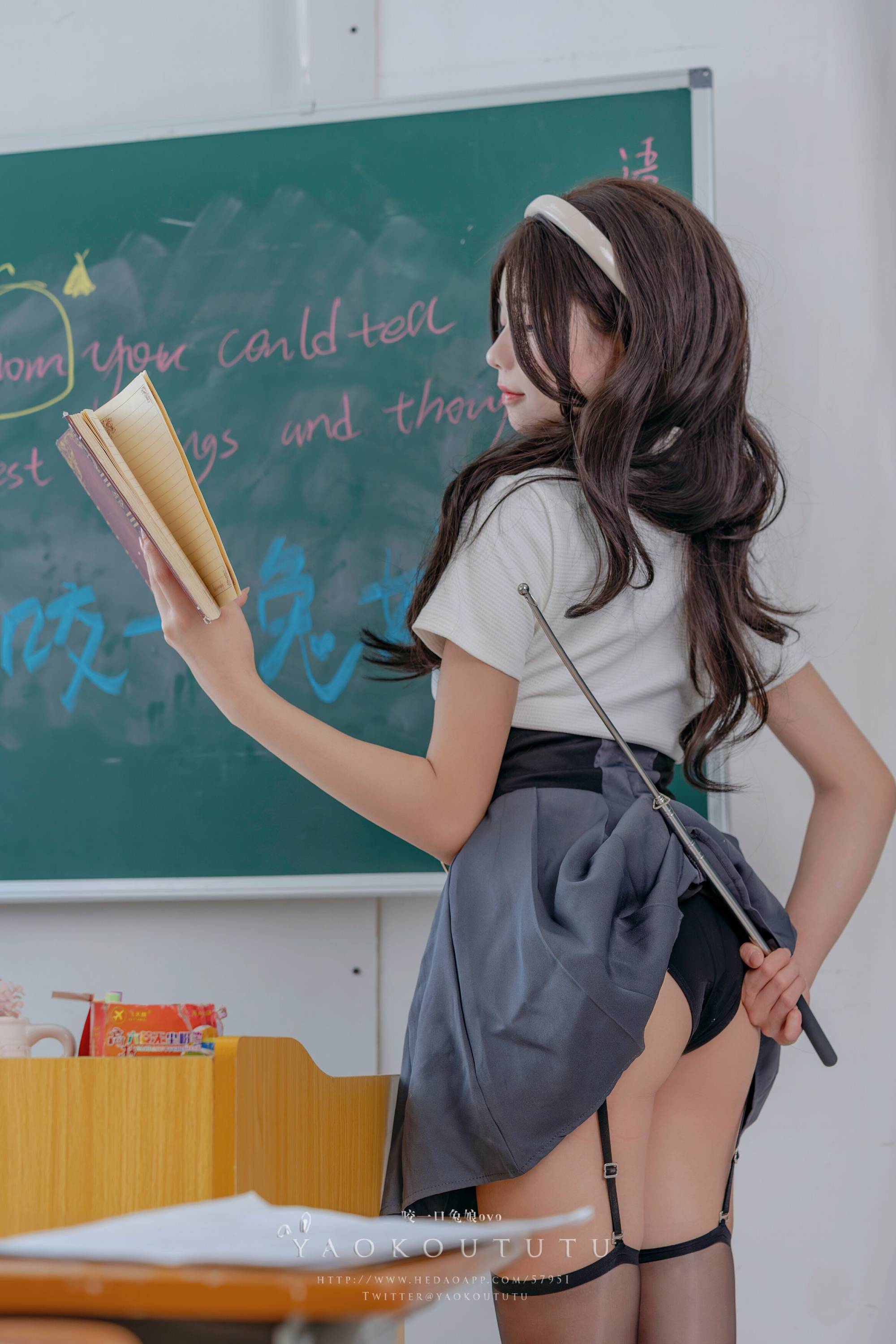 【網路收集系列】福利姬 咬一口兔娘《實習老師的歡迎儀式》VIP福利帖【85P】-第1章-图片28
