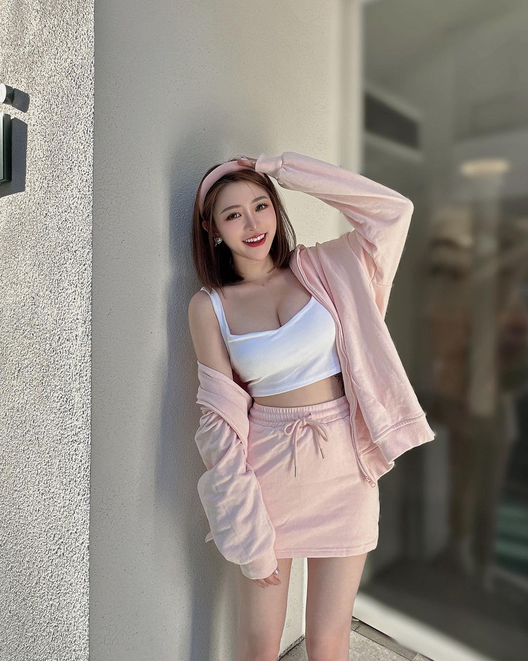 正妹「mila咪啦」逆天長腿有夠火辣比基尼下還有養眼酥胸-第1章-图片3