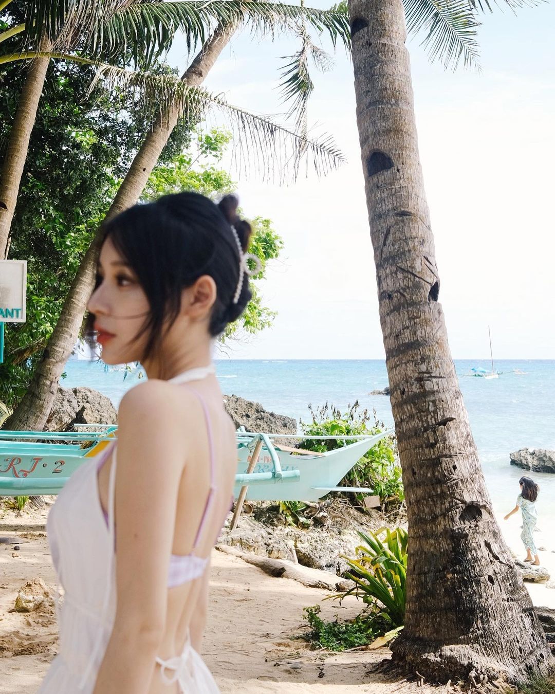 大眼正妹「Chin沁柔 」纖細窈窕好白嫩 邪惡視角辣炸-第1章-图片6