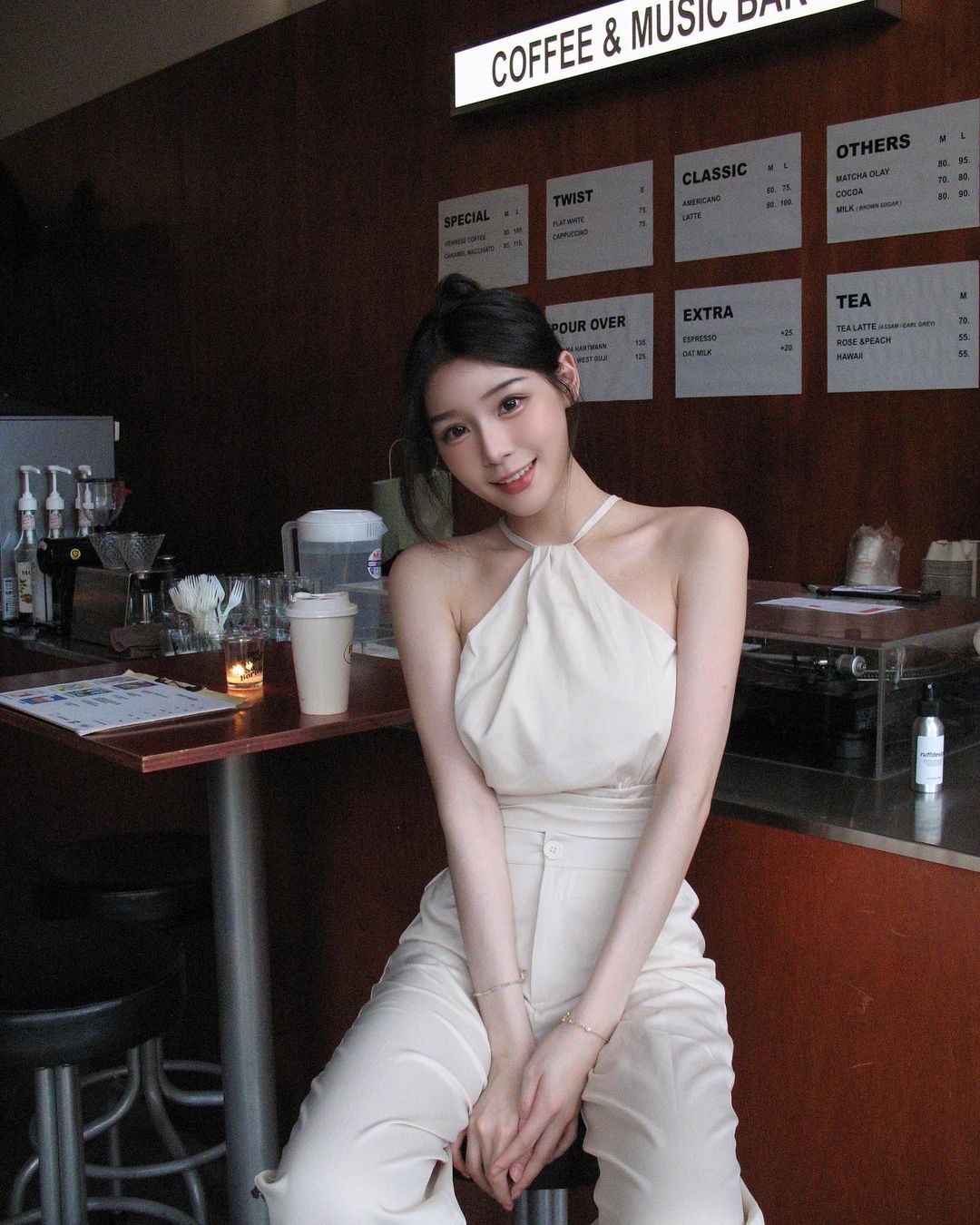 大眼正妹「Chin沁柔 」纖細窈窕好白嫩 邪惡視角辣炸-第1章-图片7