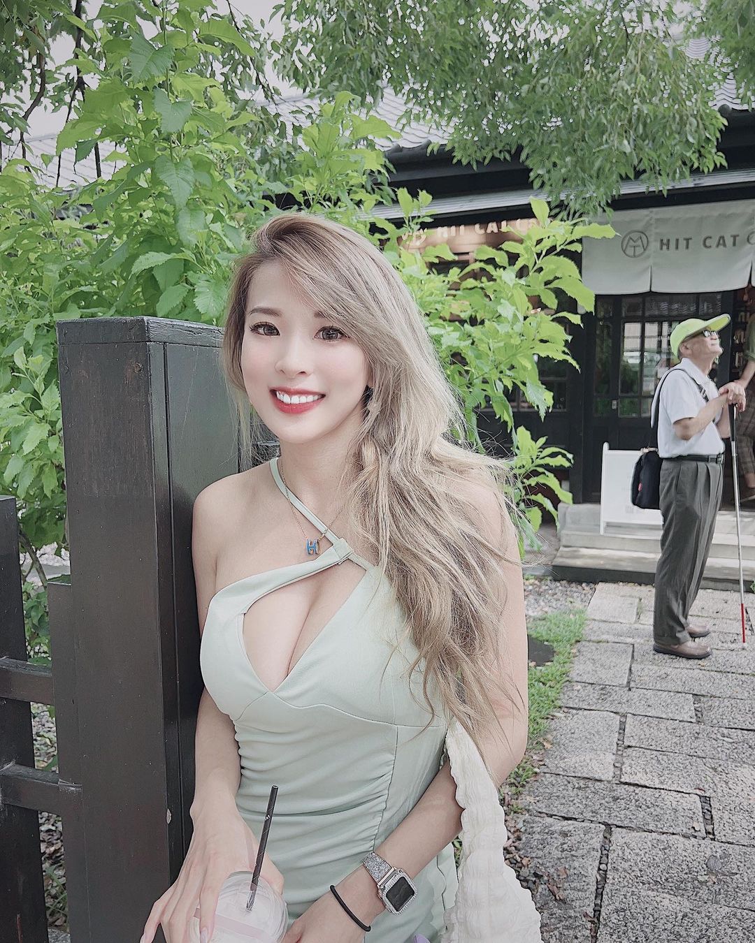 大奶正妹「趙倍兒」天使面孔卻有魔鬼曲線 深溝散發致命誘惑-第1章-图片9