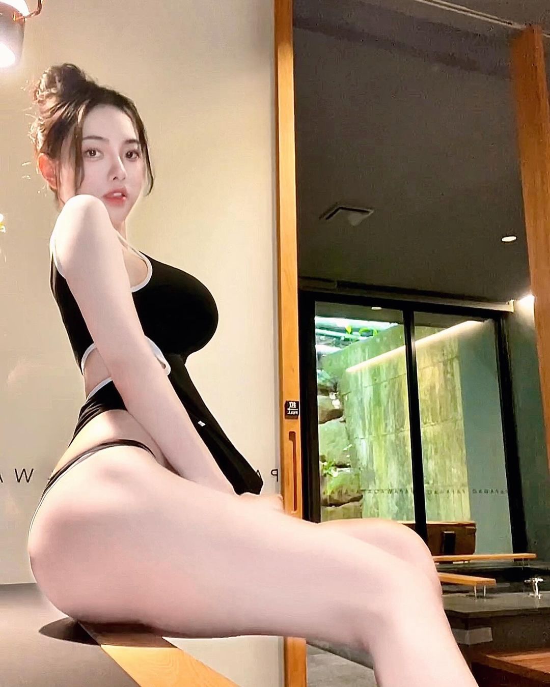 性感甜姐兒「霍萱」爆乳強勢猛攻 超飽滿身材有夠撩人-第1章-图片2