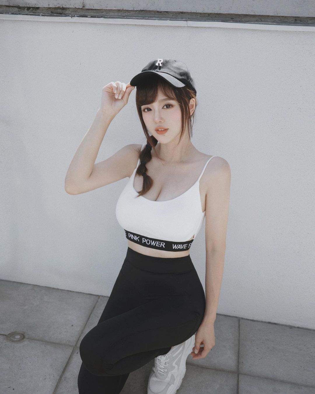 「丘涵」清甜笑容超治癒 身材豐滿有致圈粉上萬人-第1章-图片6