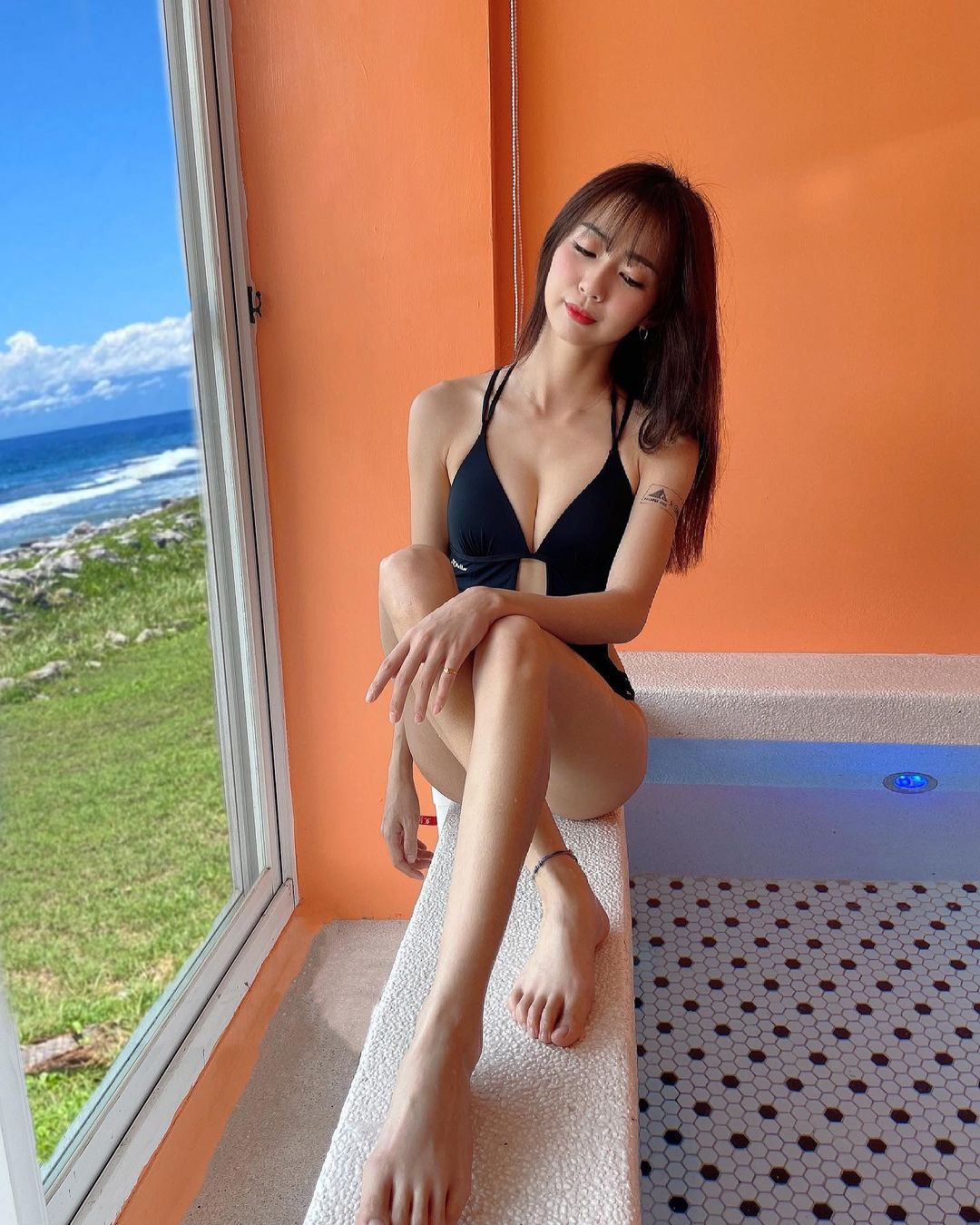 慈妹比基尼脫鉤狂喬火辣身材「巨量超標」-第1章-图片3