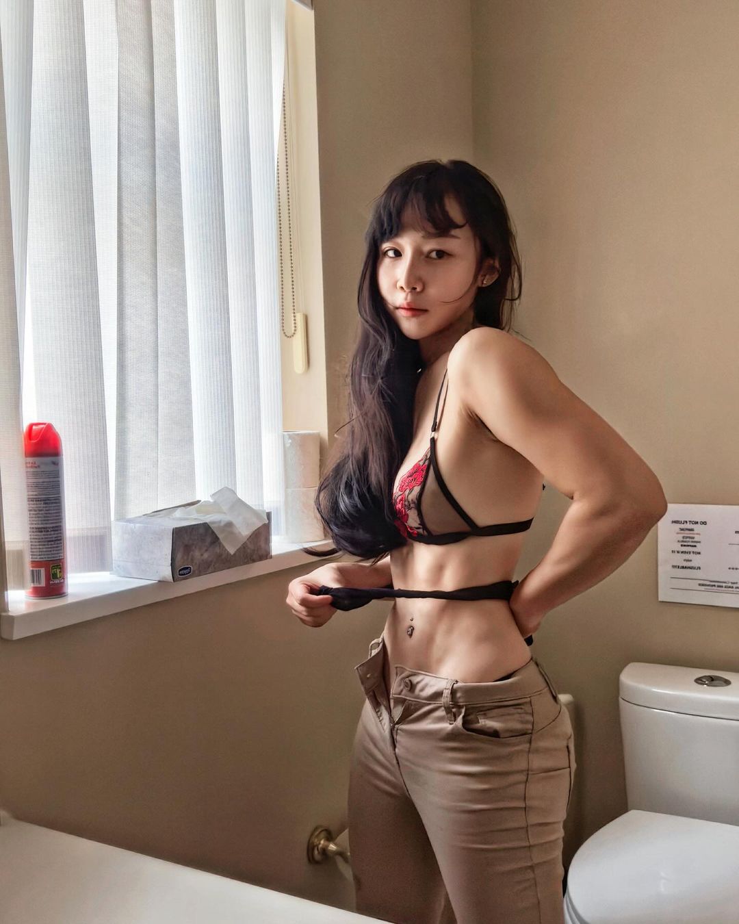 腹肌美女「林少榆」肉體如鋼鐵般結實美豐滿上圍快溢出-第1章-图片1