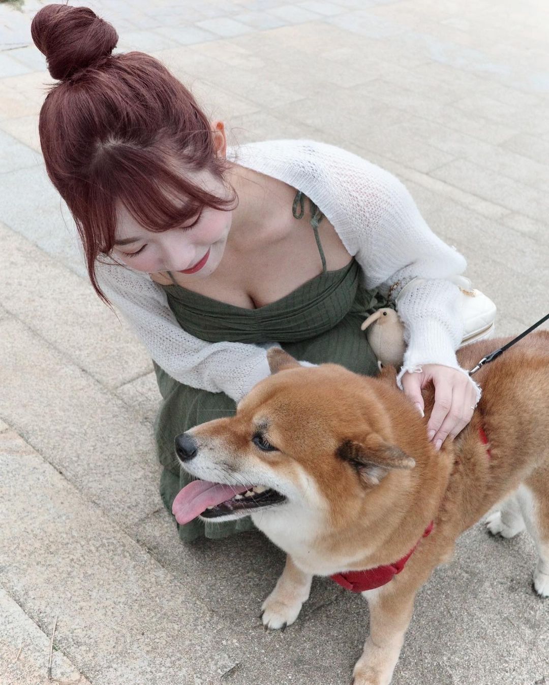 優質正妹「阿江」白嫩曲線狂現雙峰與美腿-第1章-图片1