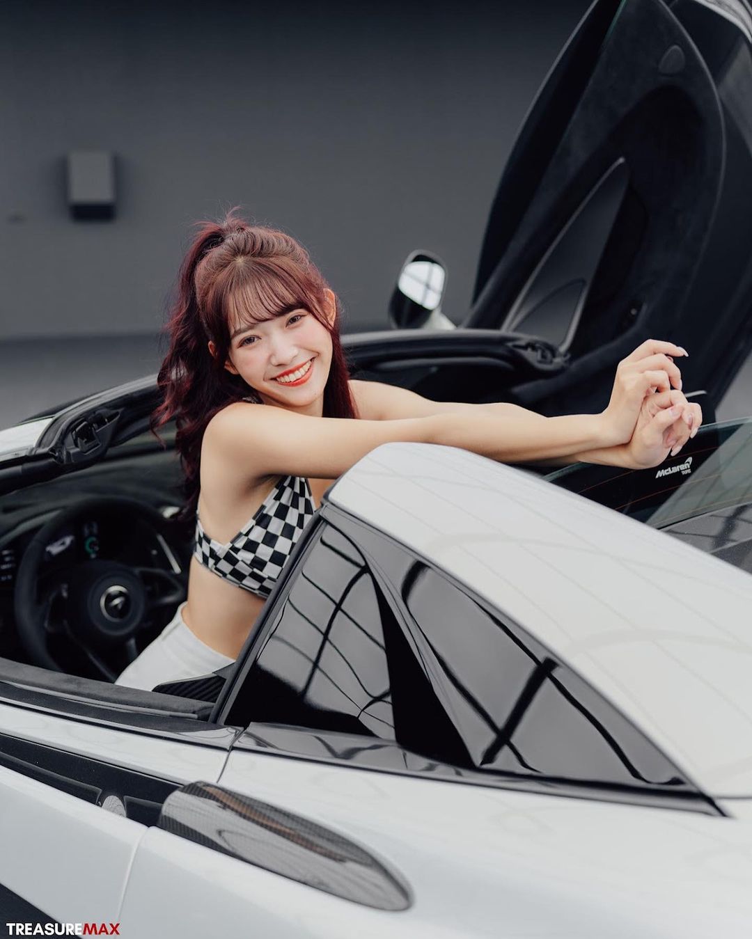 優質正妹「阿江」白嫩曲線狂現雙峰與美腿-第1章-图片2