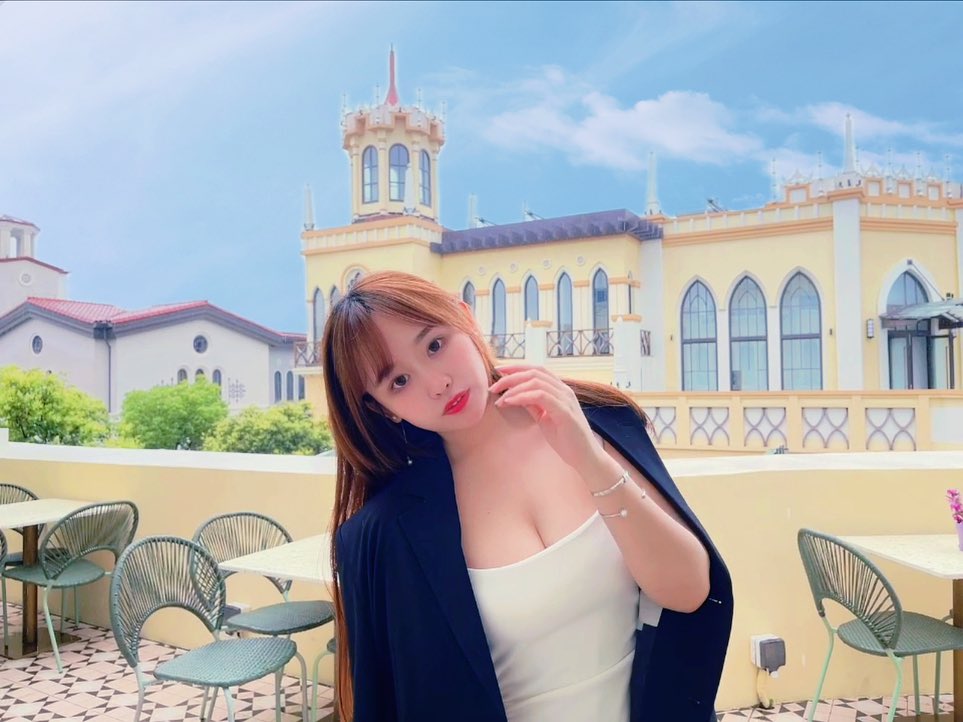 「IreneHuang媁哥」身材又白又嫩全是焦點-第1章-图片3