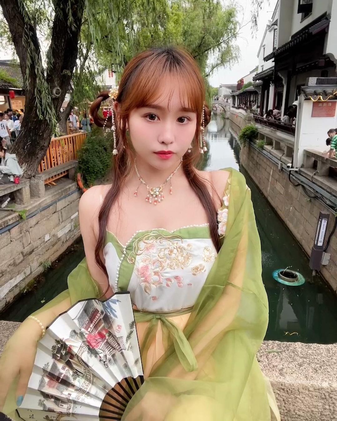 「IreneHuang媁哥」身材又白又嫩全是焦點-第1章-图片4