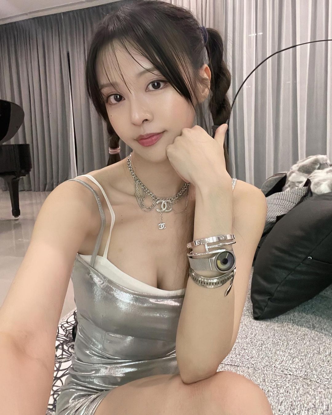 大馬女神「李元玲」誘惑身材令人hold不住-第1章-图片1