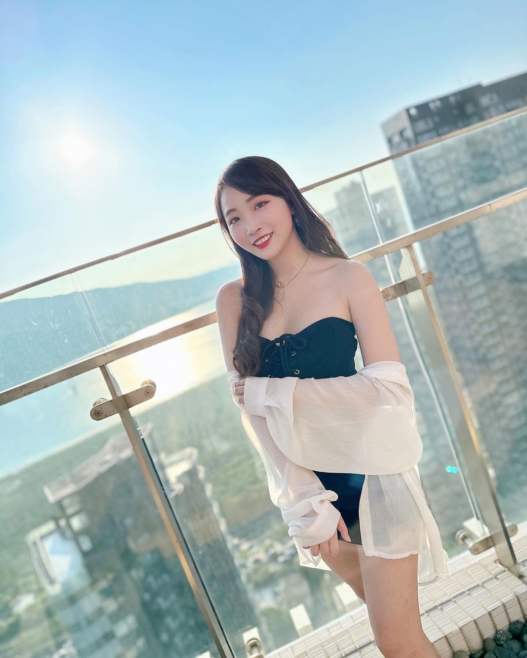 正妹主播「小孟Sophia」白皙美腿比例太強大-第1章-图片2