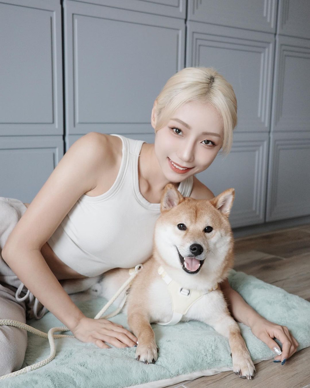 「Whitney卉妮」美艷動人的眼眸 身材婀娜多姿-第1章-图片1