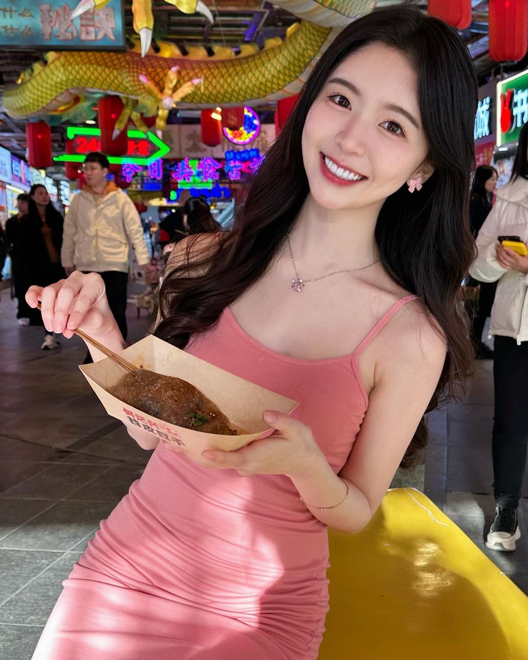 纖瘦正妹「張安琪」過人乳量爆發 長腿翹臀姣好曲線-第1章-图片2