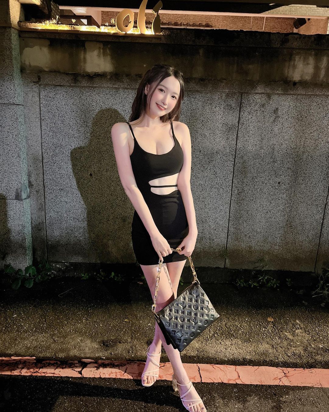 清純系女孩「柯小姿」 放送惹火南半球 視線根本移不開-第1章-图片9